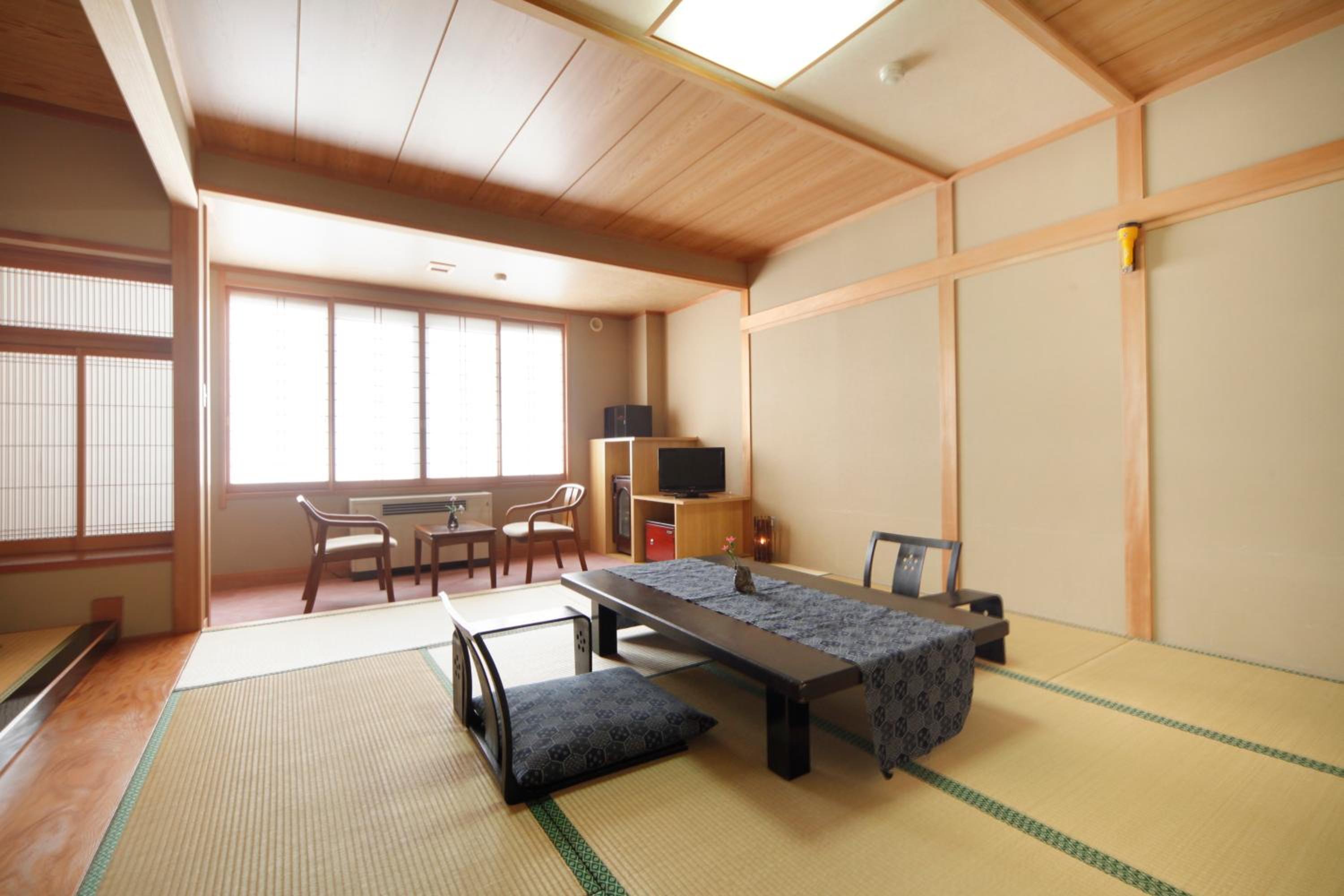 Standard Japanese-Style Room - Photo 3