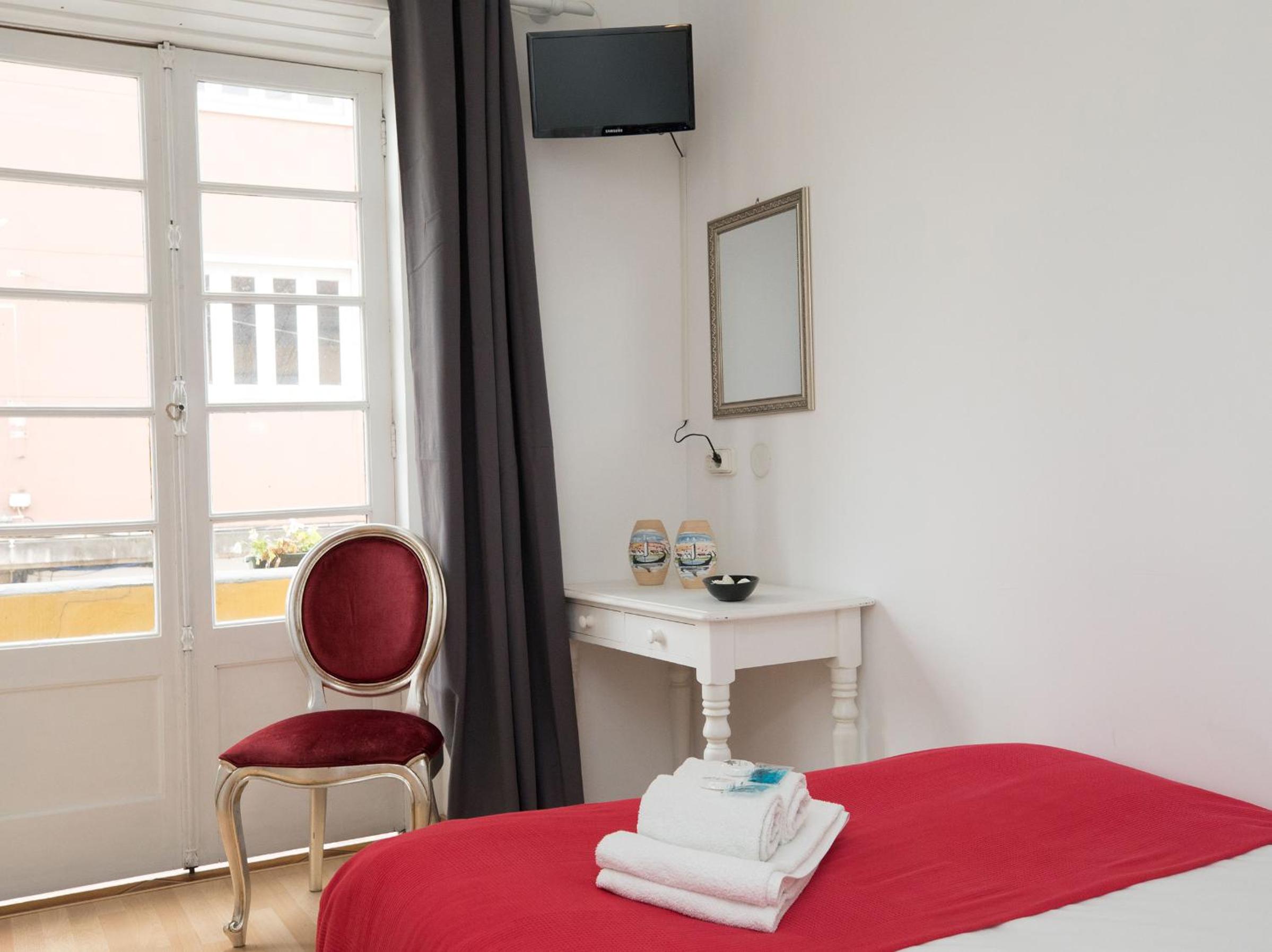 Triple Room - Photo 11