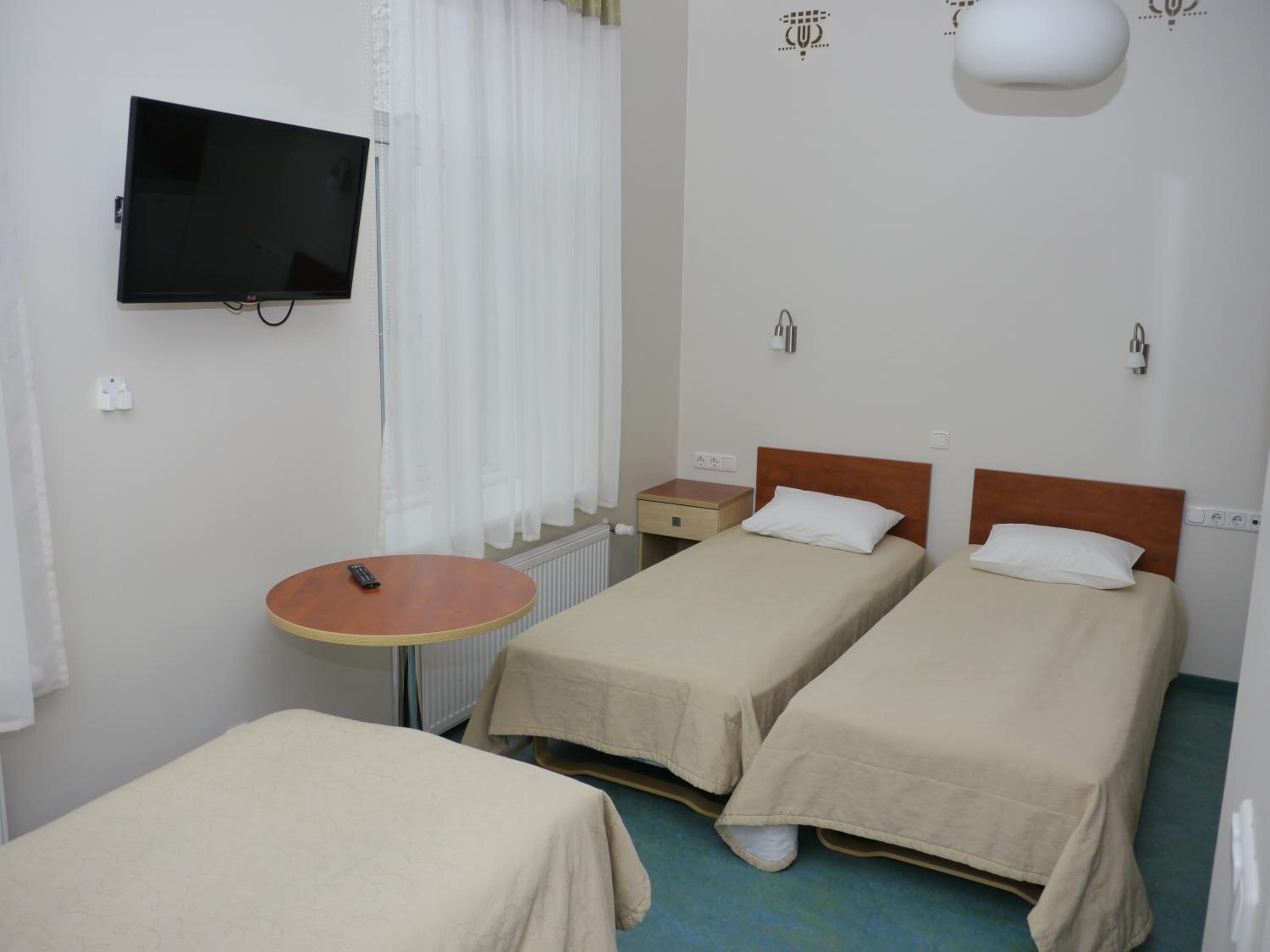 Triple Room with Kitchenette - Photo 11