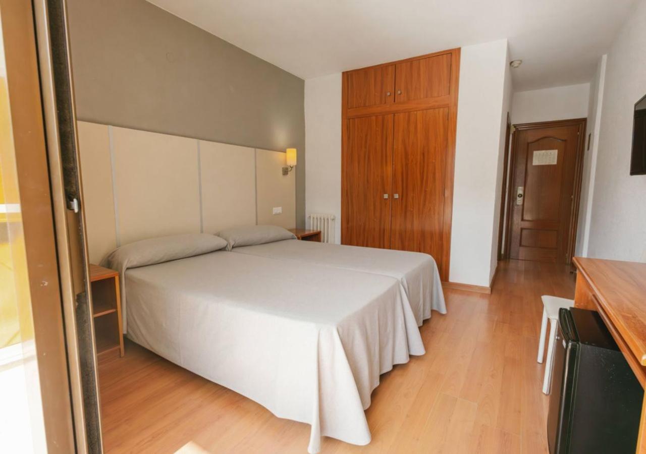 Essential Double Room with Pool View (1 Adult + 1 Child)