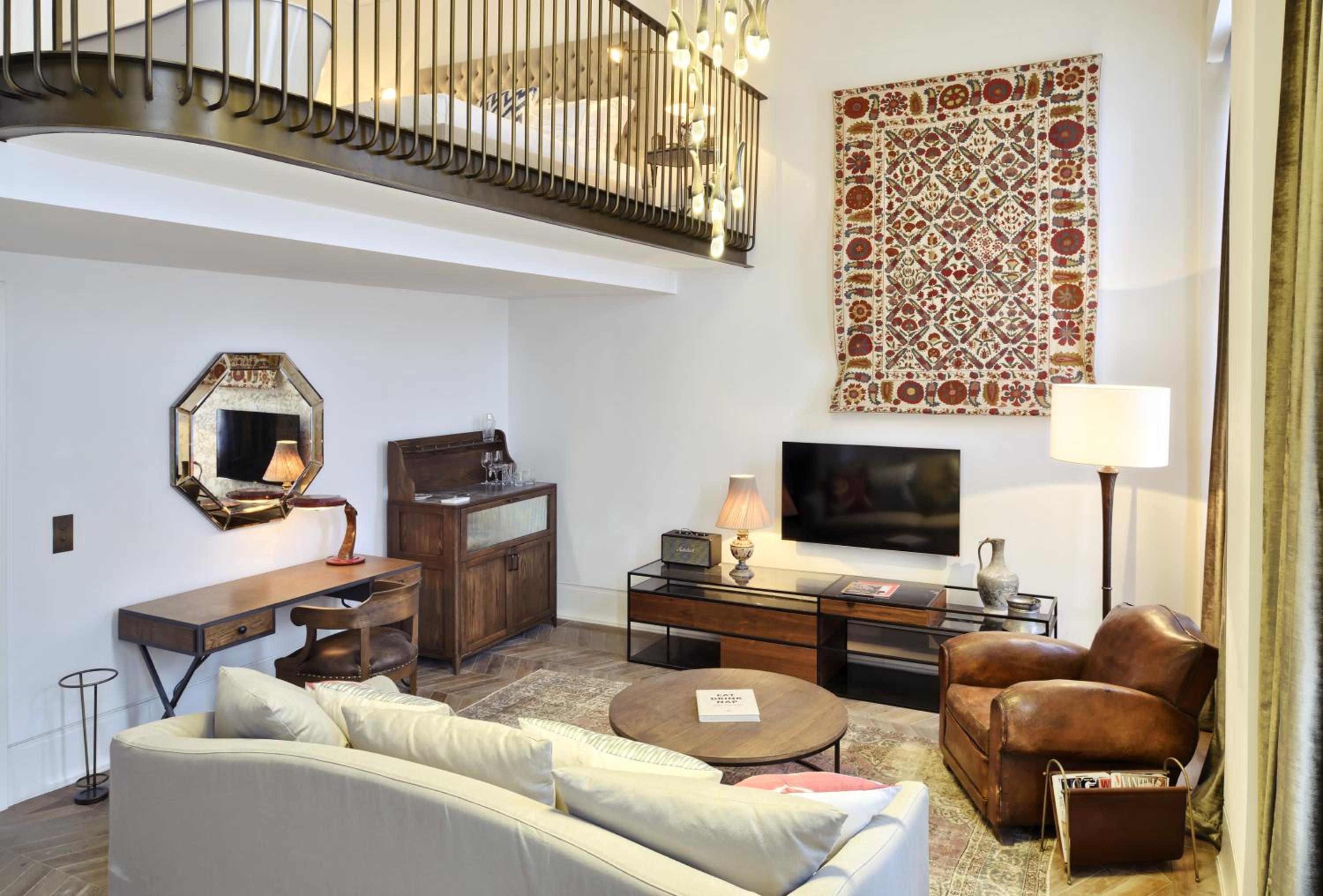 Large Mezzanine Duplex photo 2