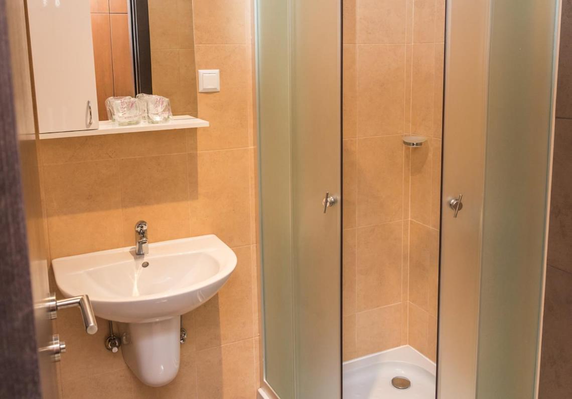 Standard Twin Room photo 3