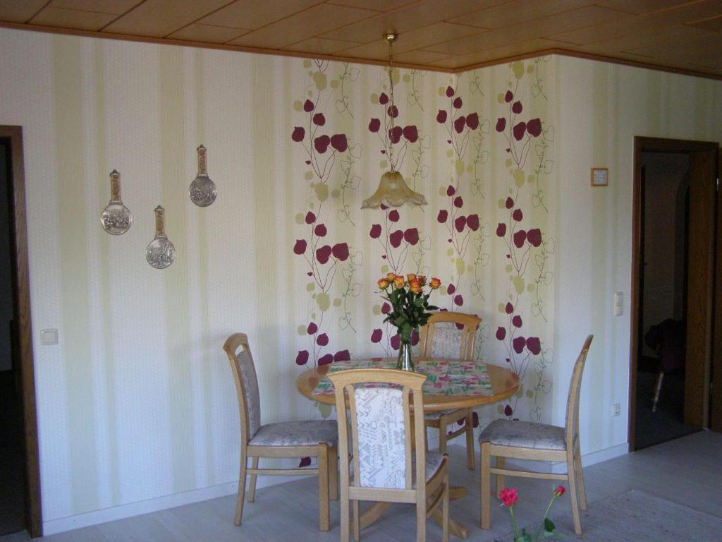 Apartment with Balcony photo 3