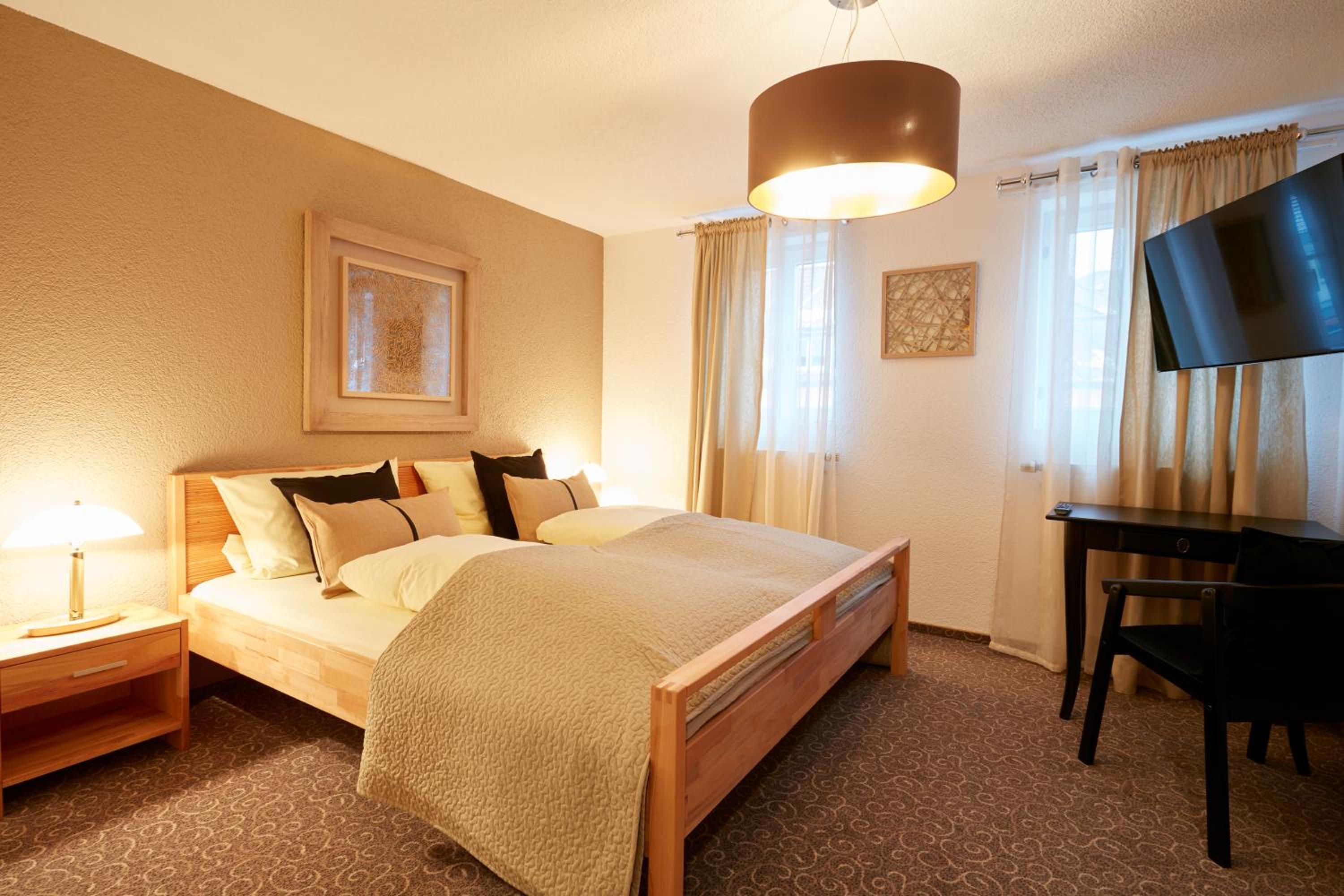 Budget Double Room photo 3