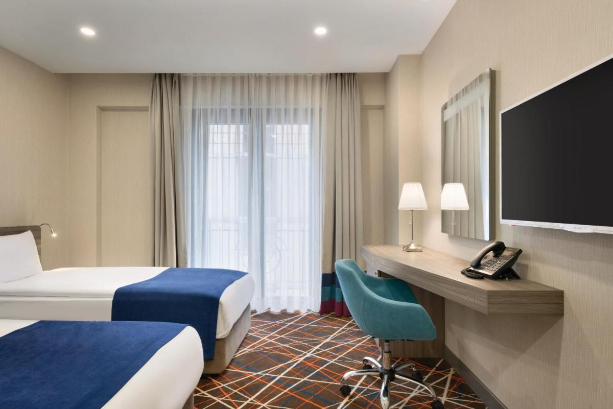 Twin Room - Non-Smoking - Free Access to Spa photo 1