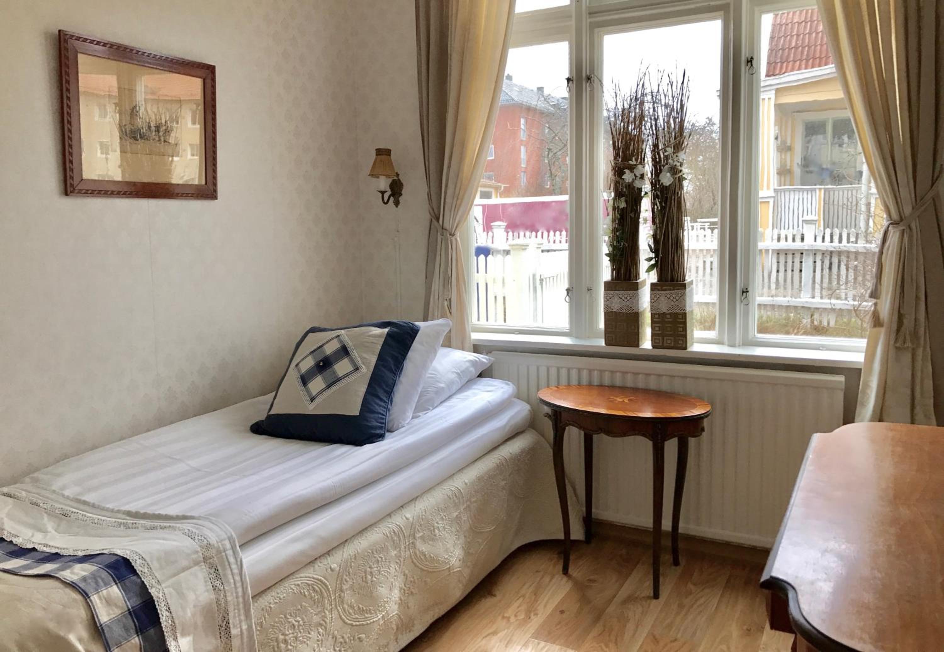 Standard Single Room with Private Bathroom photo 2