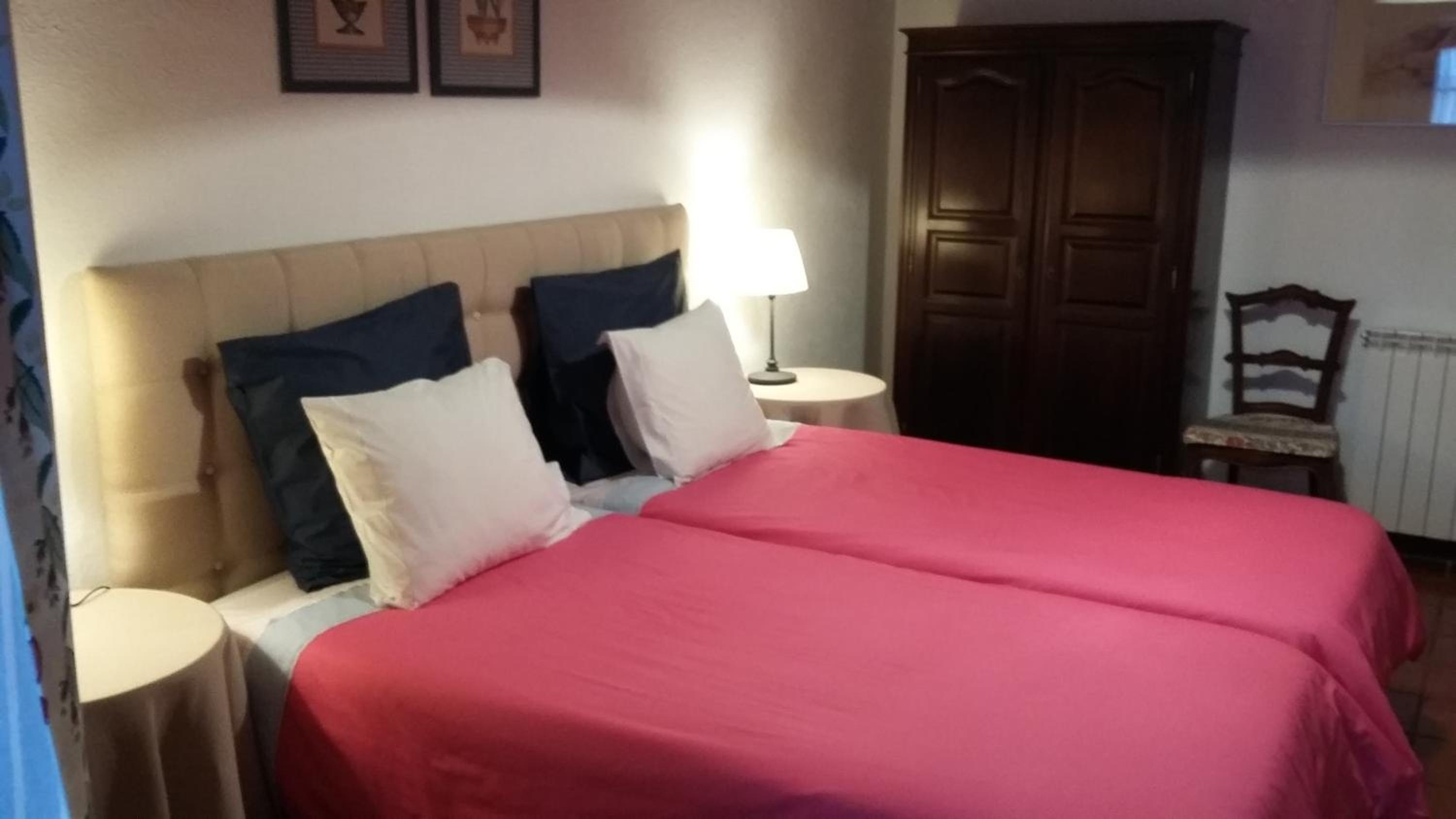 Twin Room - Photo 5