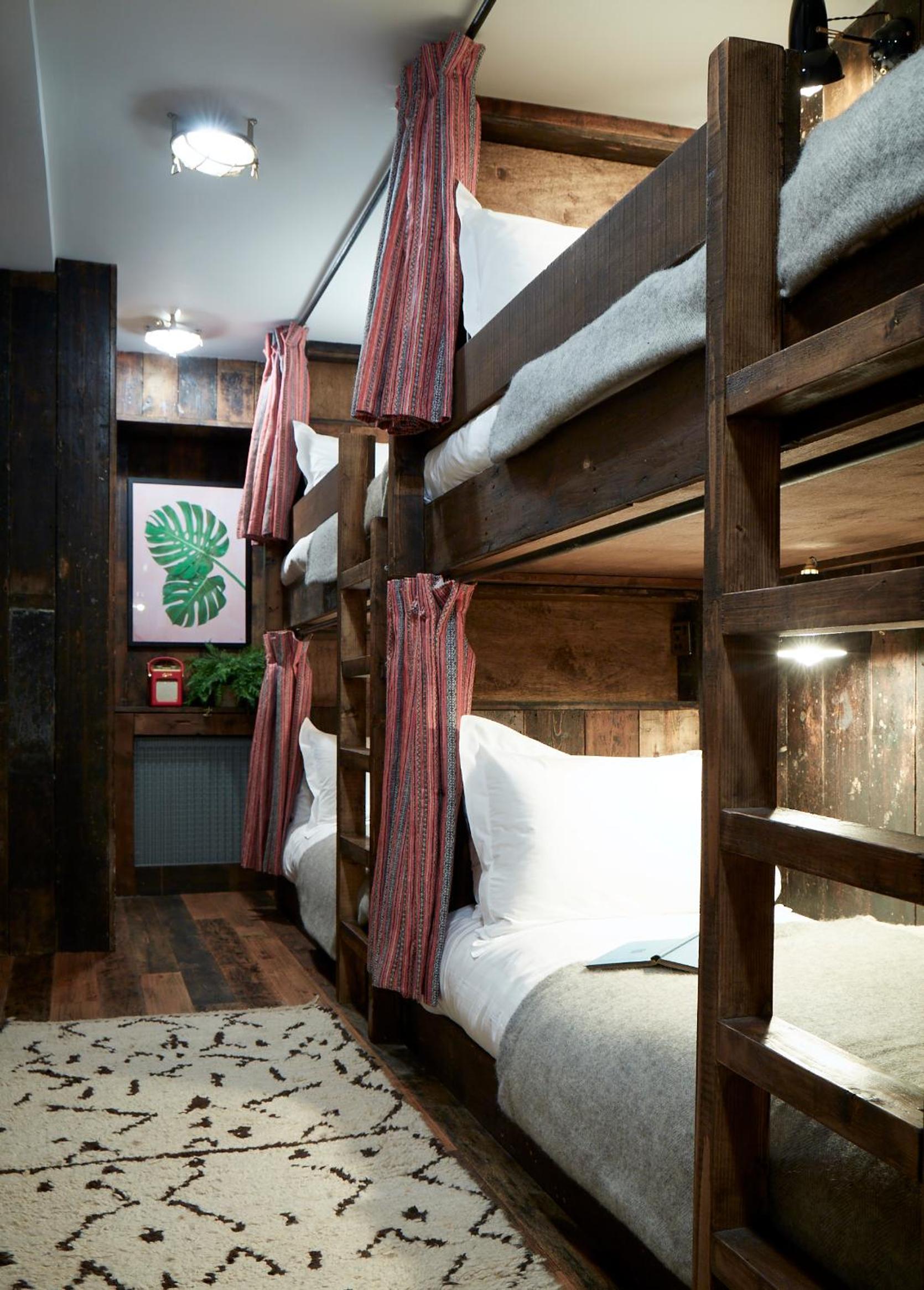 Quadruple Room - Photo 3