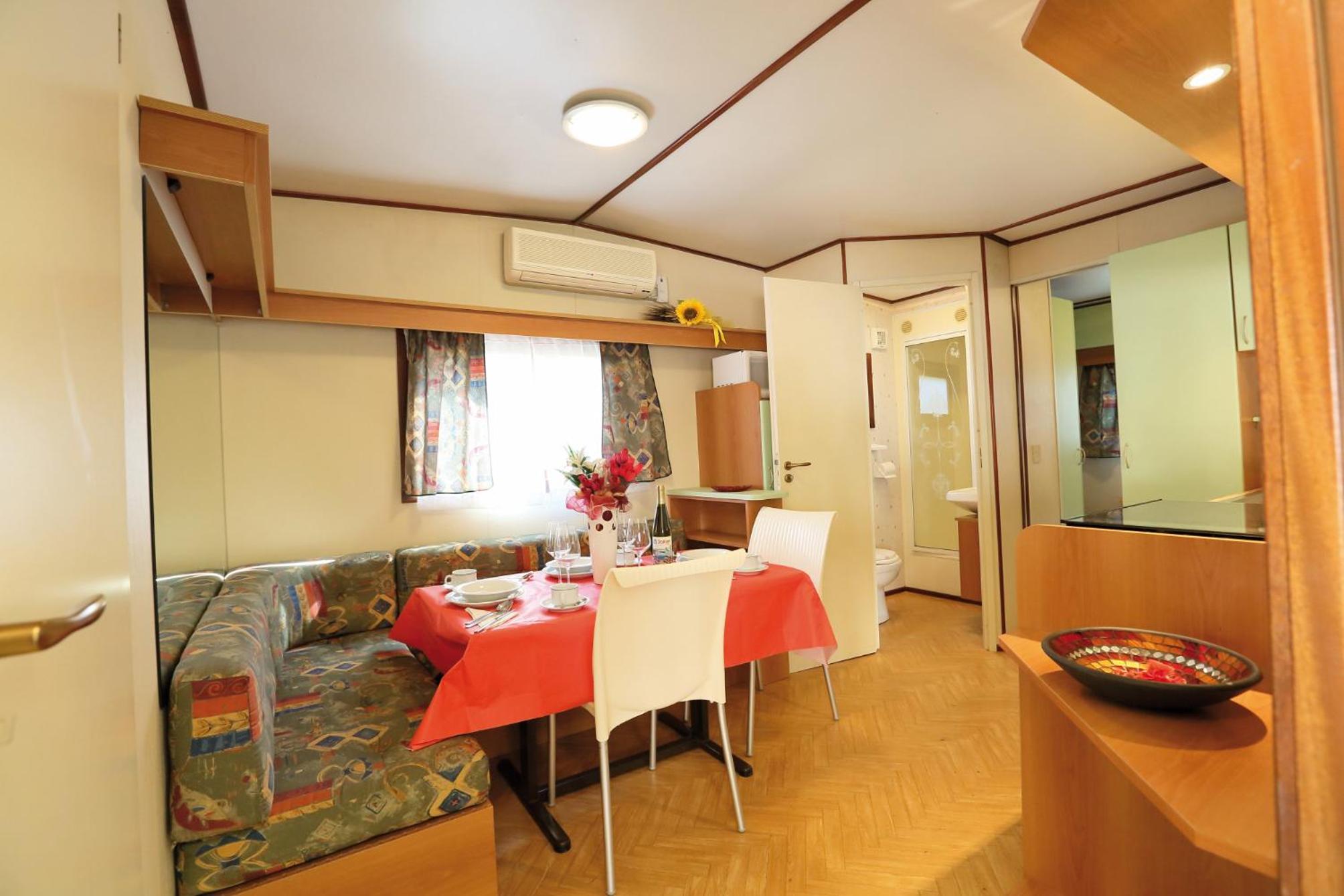 Mobile Home (4 Adults) photo 1