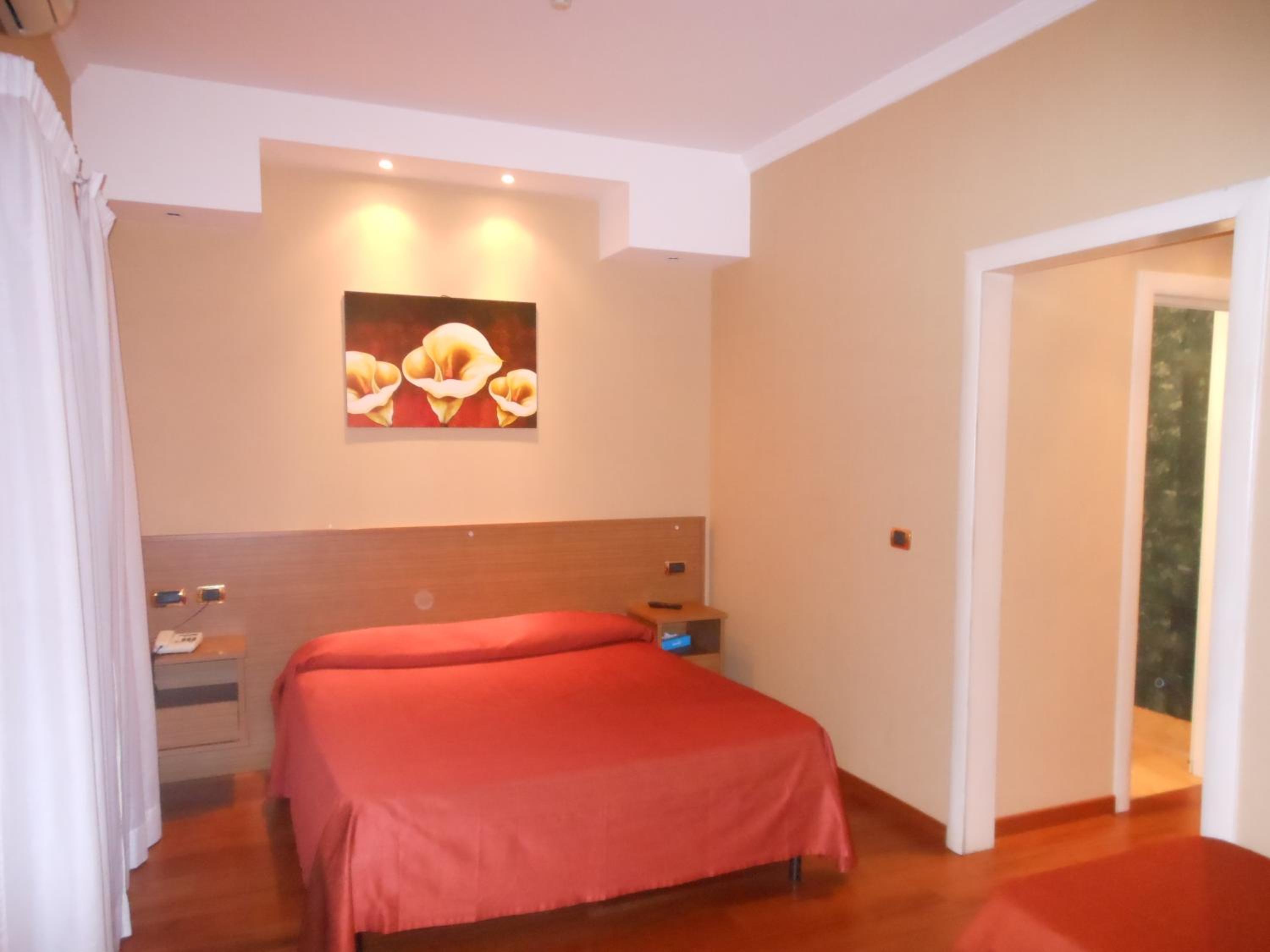 Double Room With Extra Bed photo 1