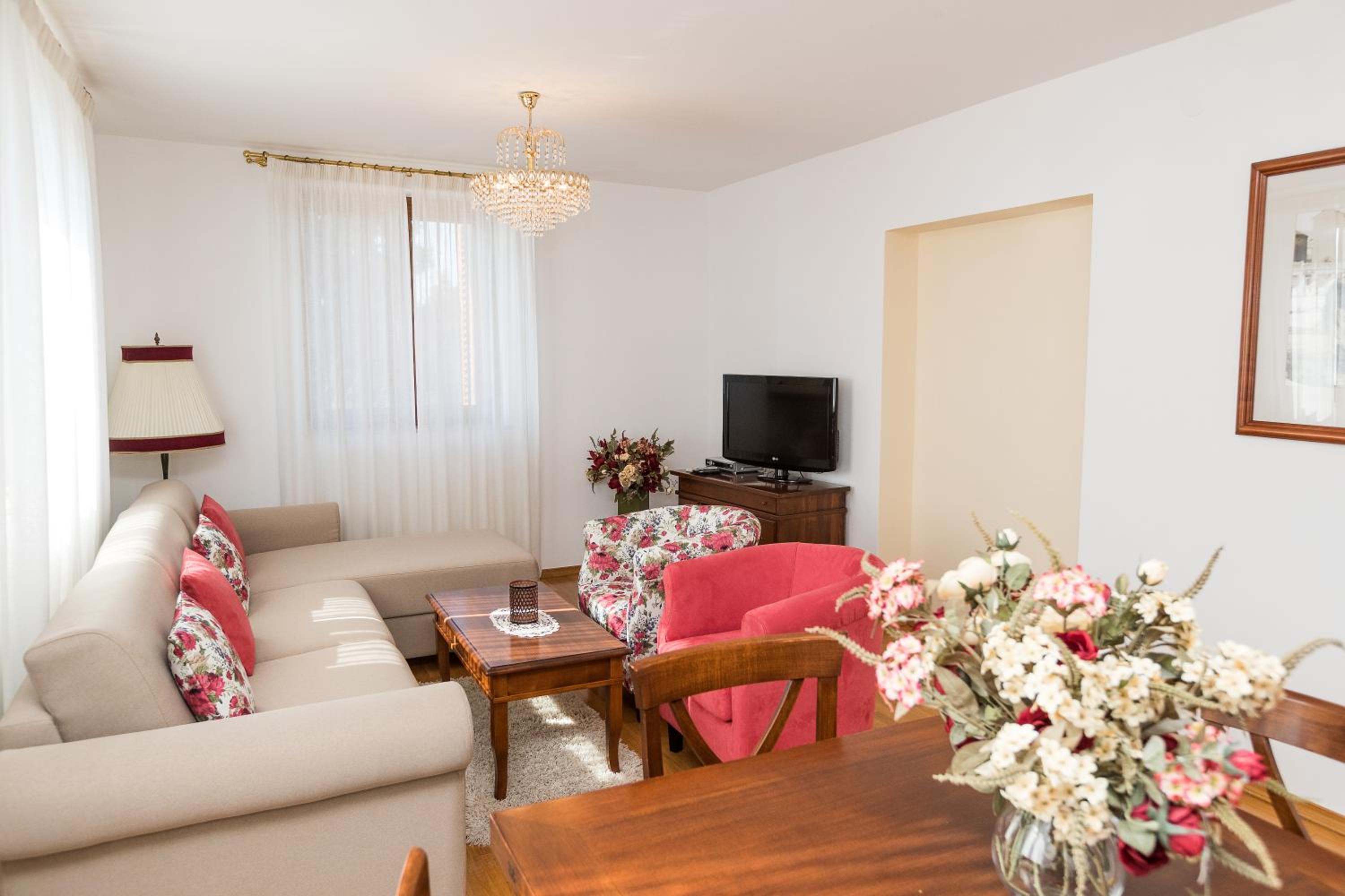 Apartment (3 Adults) photo 3
