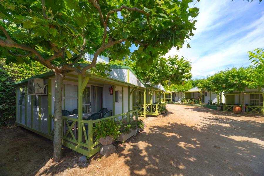 Two-Bedroom Bungalow (5 Adults) photo 2