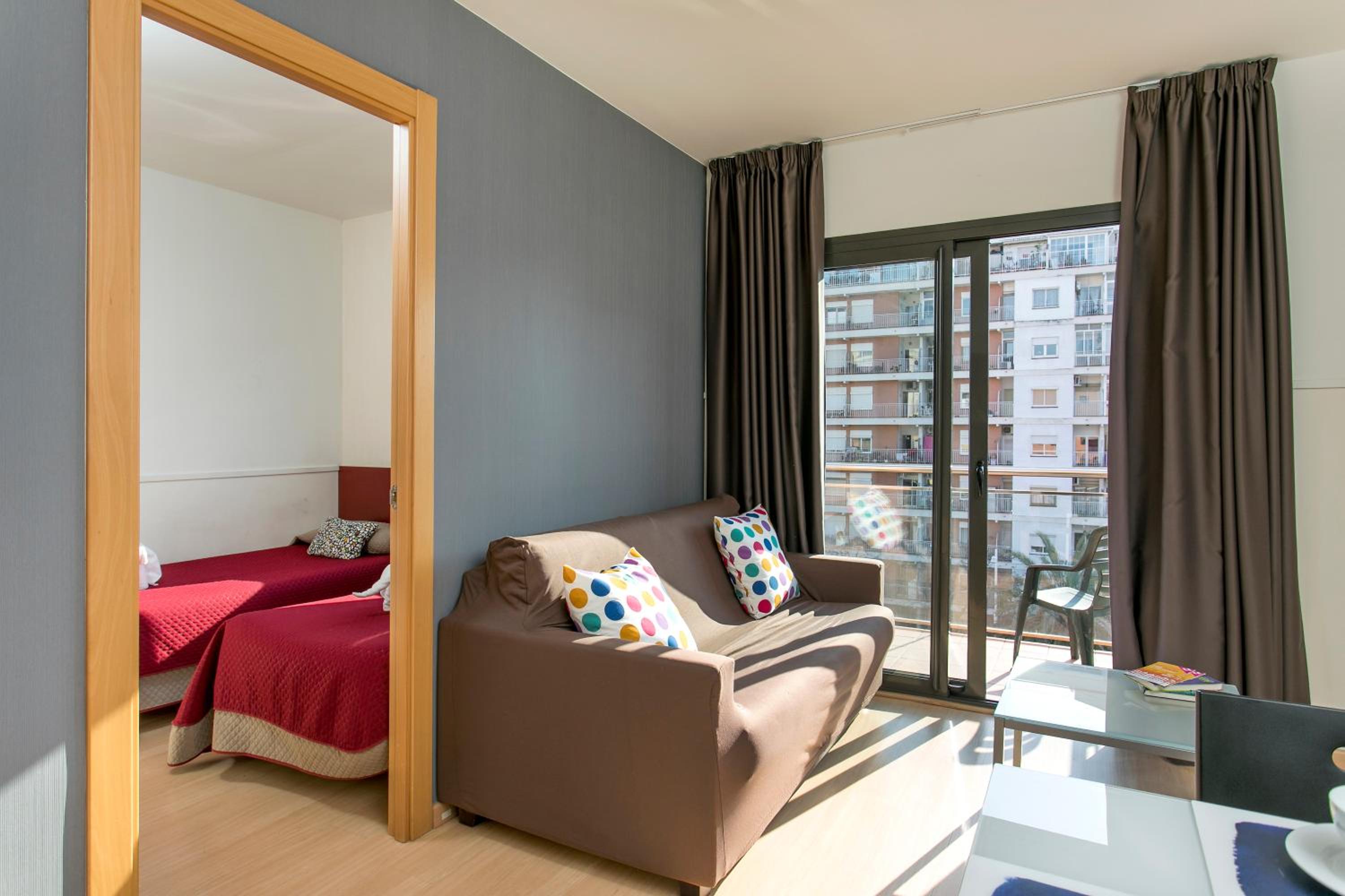 Apartamento de Dos Dormitorios - Última Planta con vistas a la Sagrada Familia