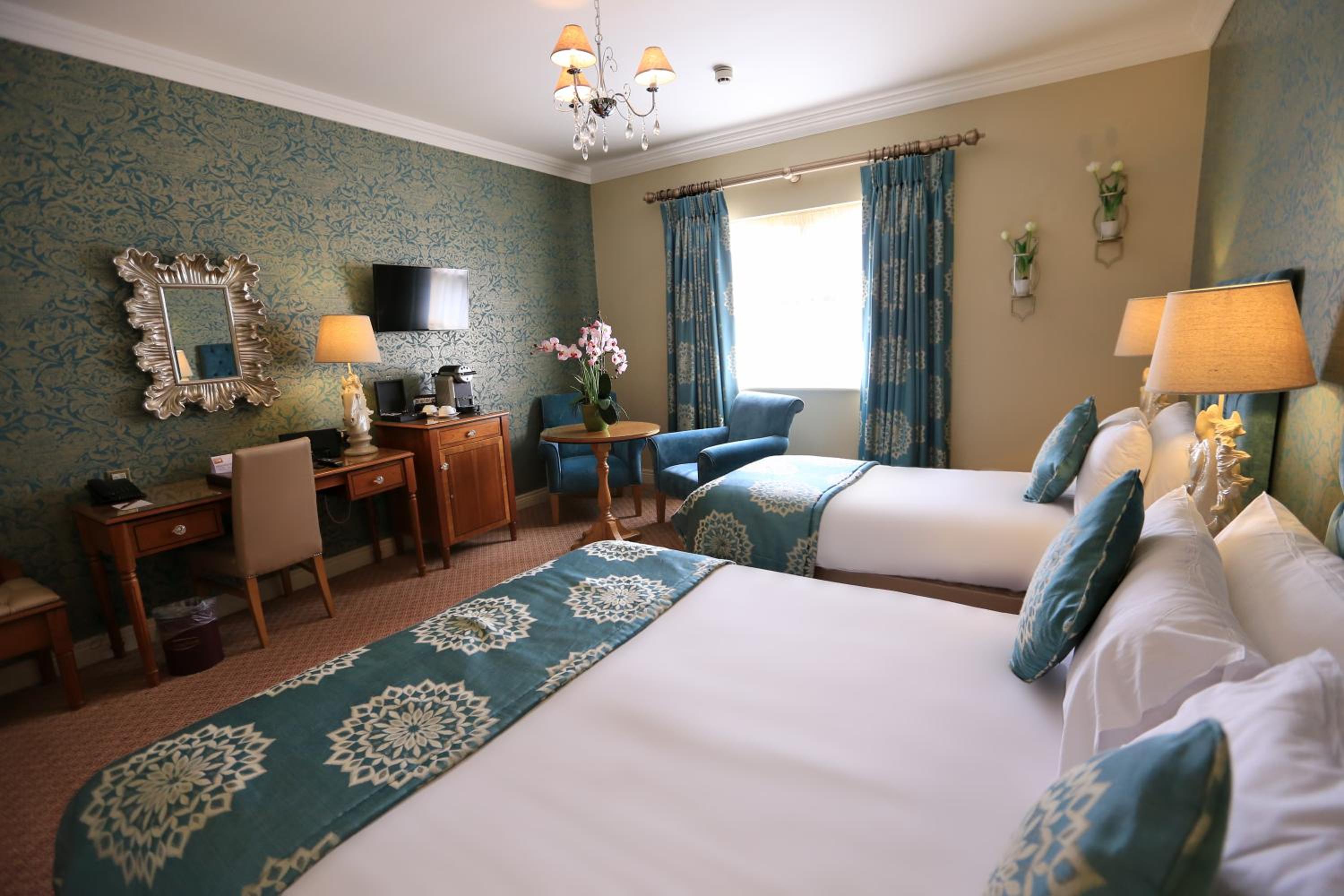 Deluxe Double or Twin Room - Photo 3