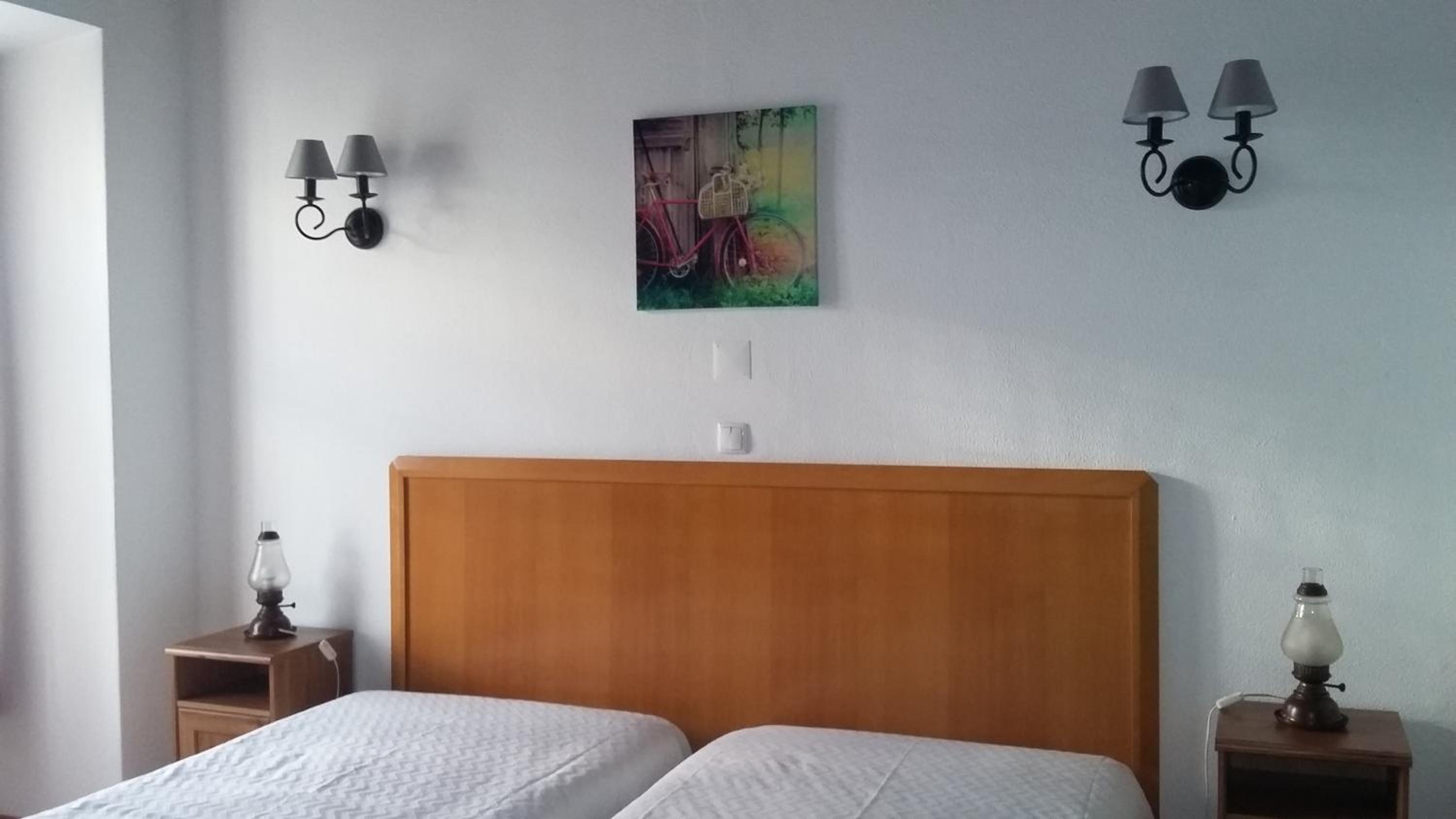 Twin Room - Photo 2