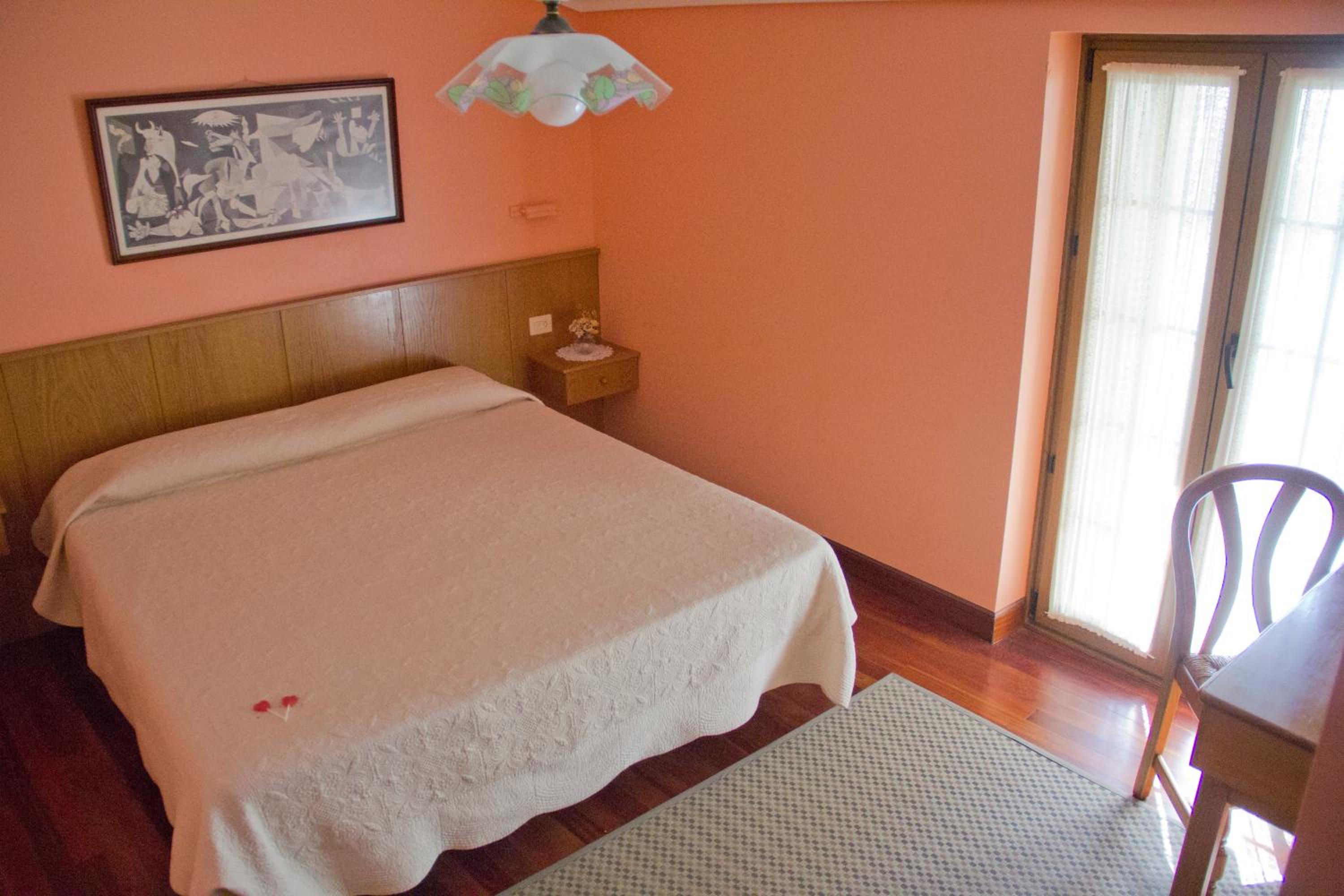 Double or Twin Room - Photo 6