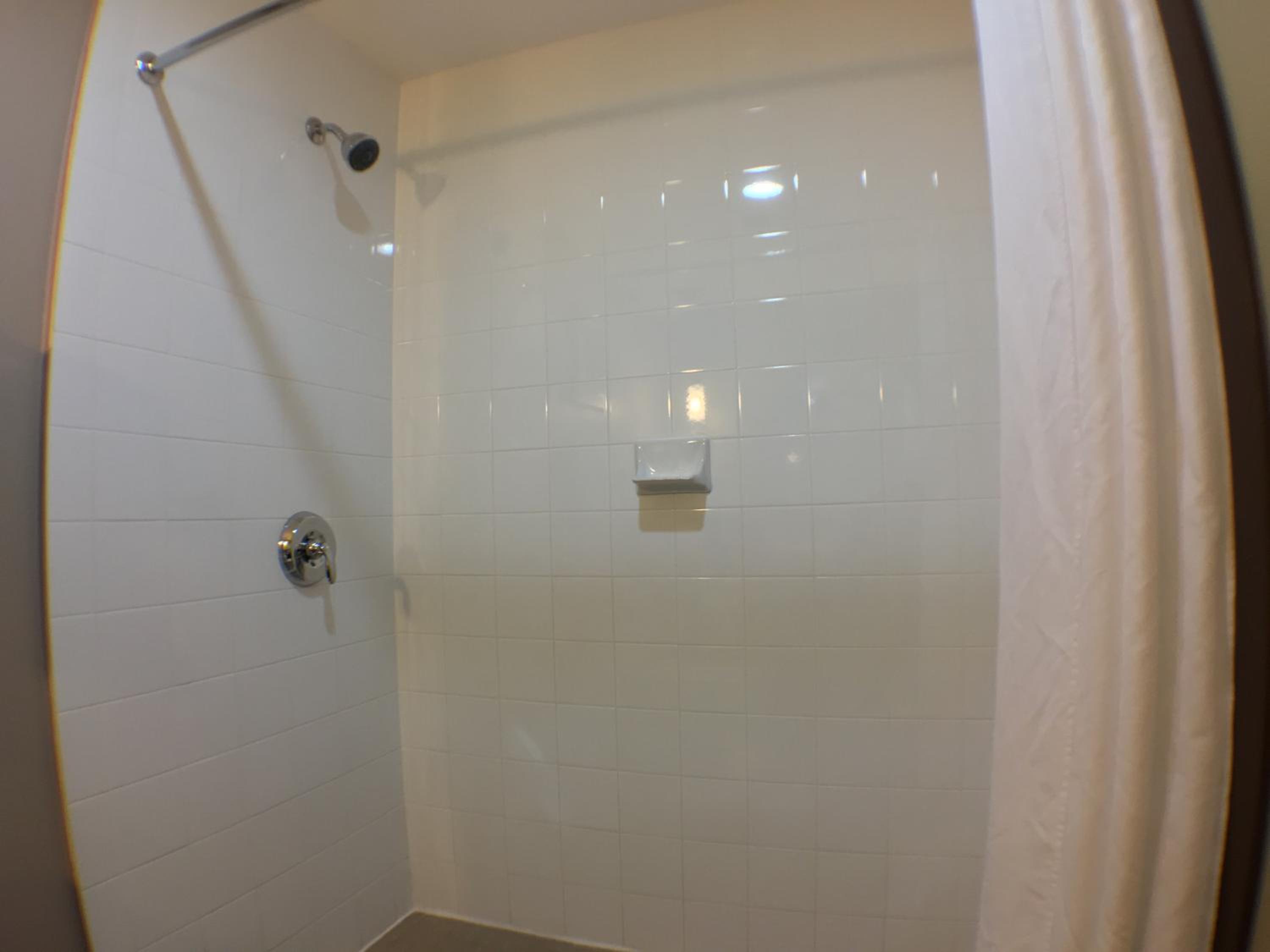 Deluxe King Suite - Non-Smoking - Photo 3