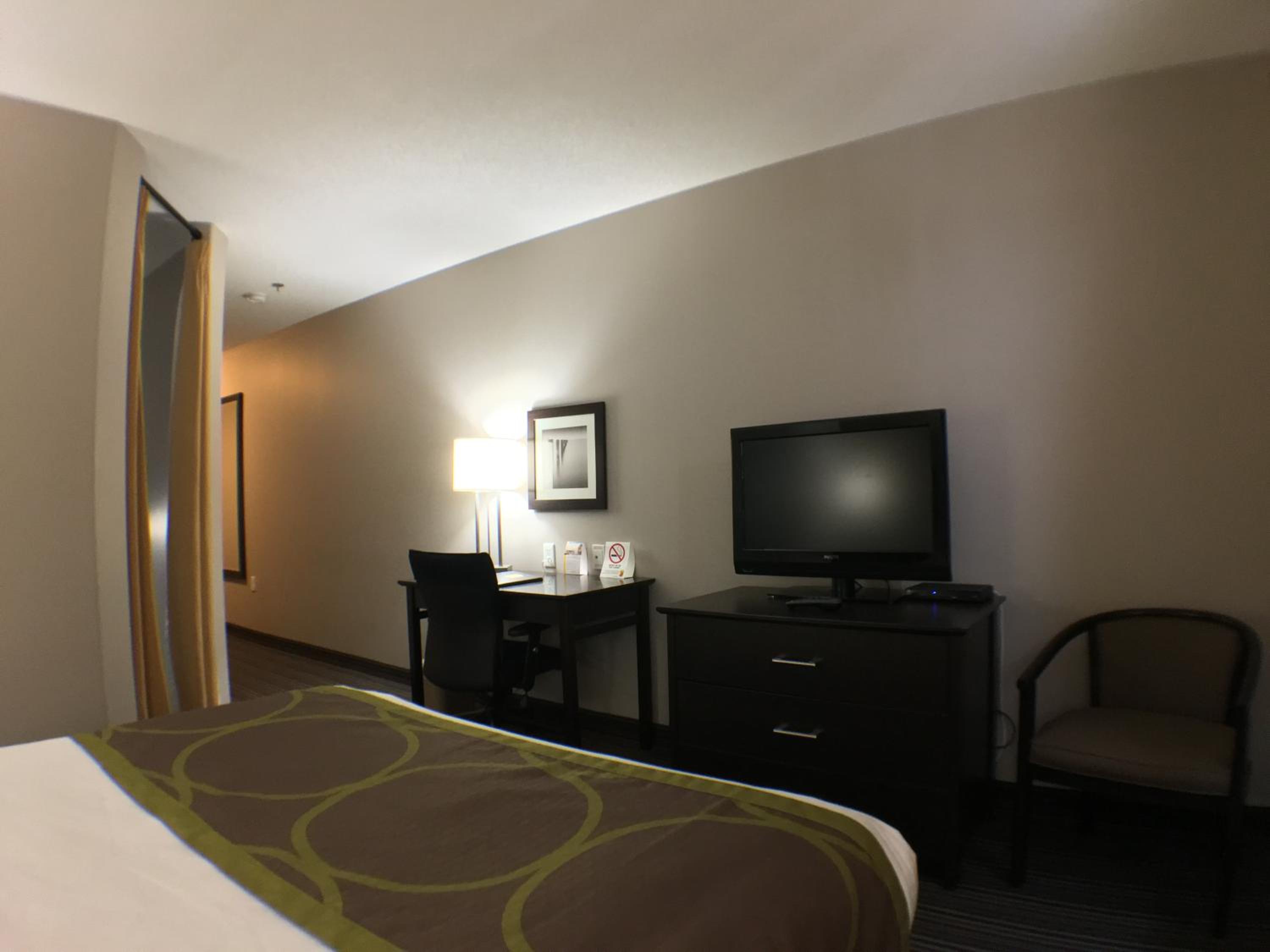 Superior King Suite - Non-Smoking - Photo 4