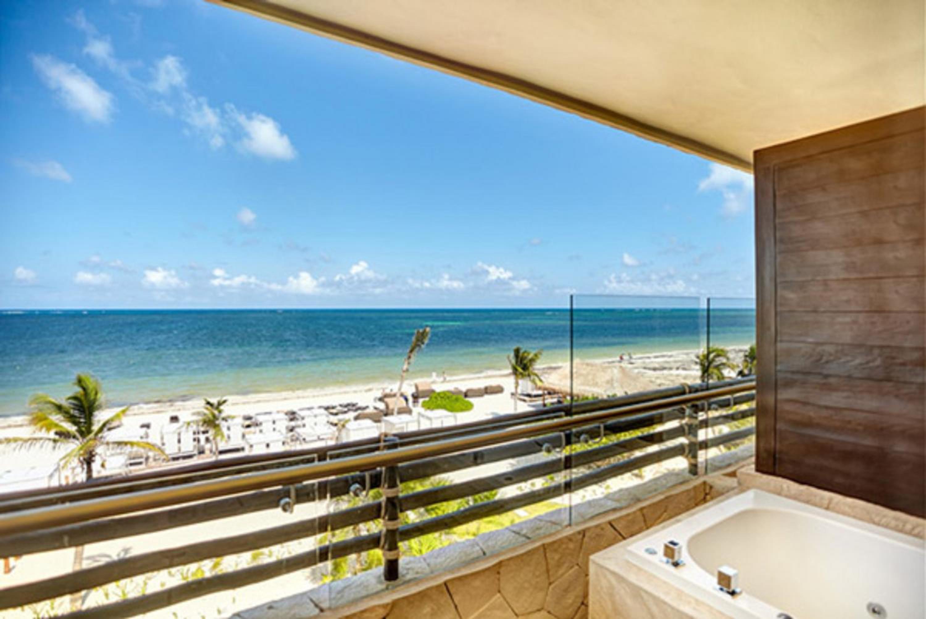 Honeymoon Suite Ocean View Diamond Club photo 3