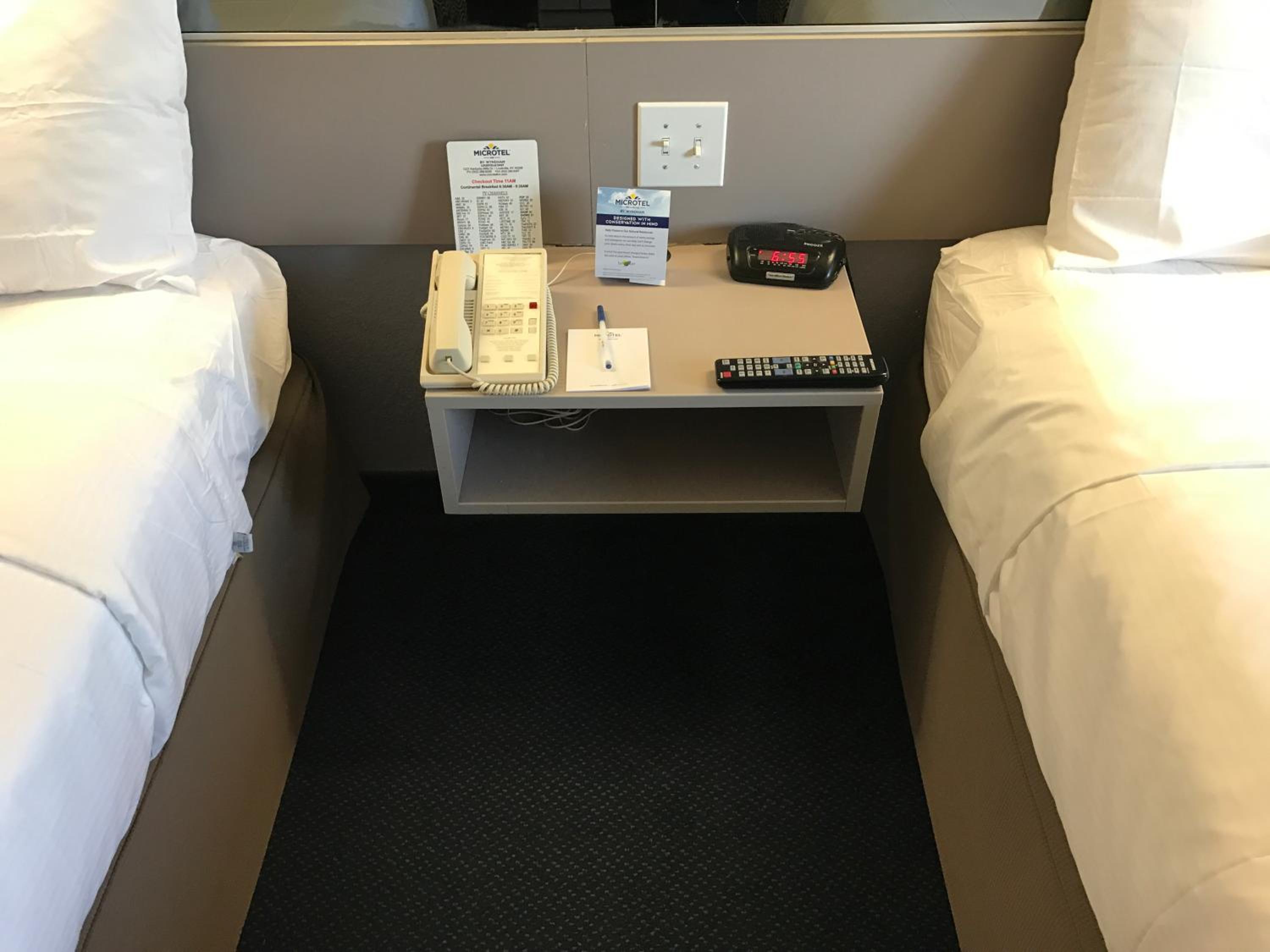 Queen Room with Two Queen Beds - Non-Smoking - Photo 1