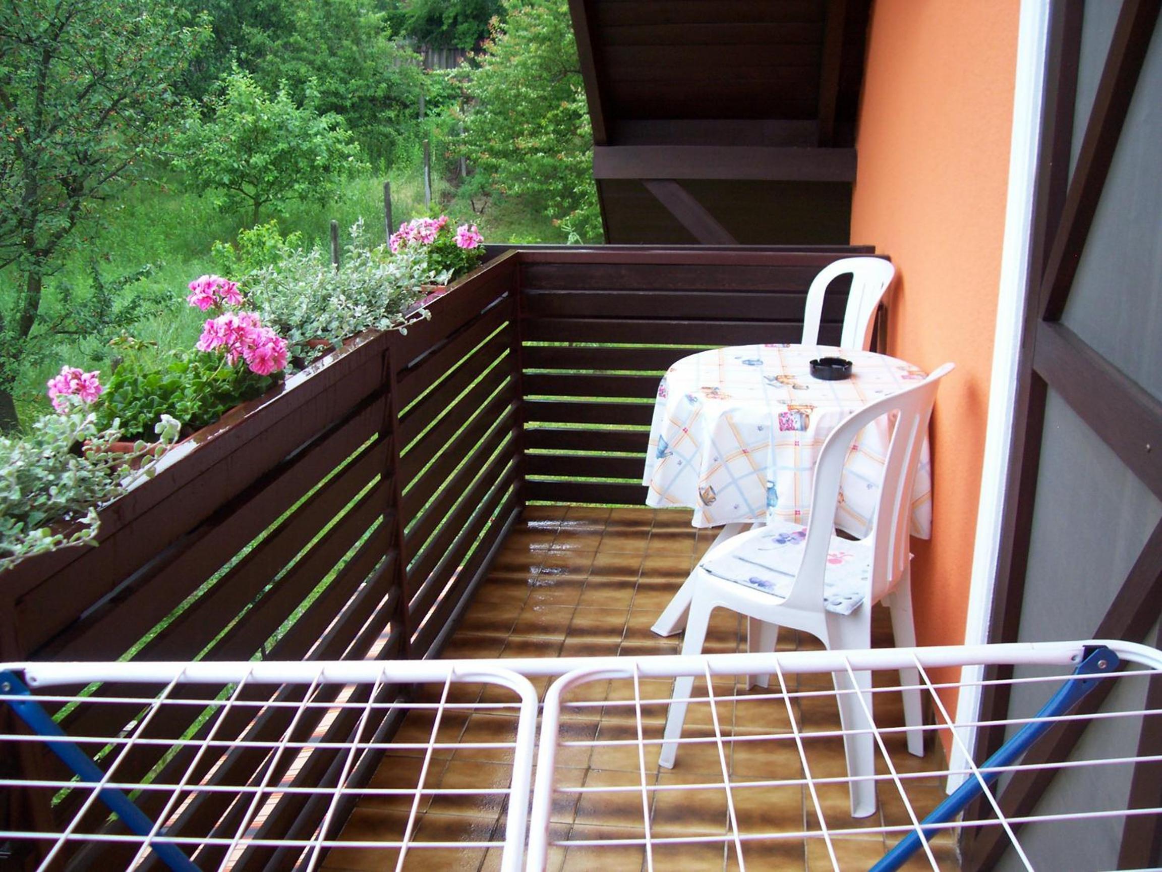 Studio (3 Adults)