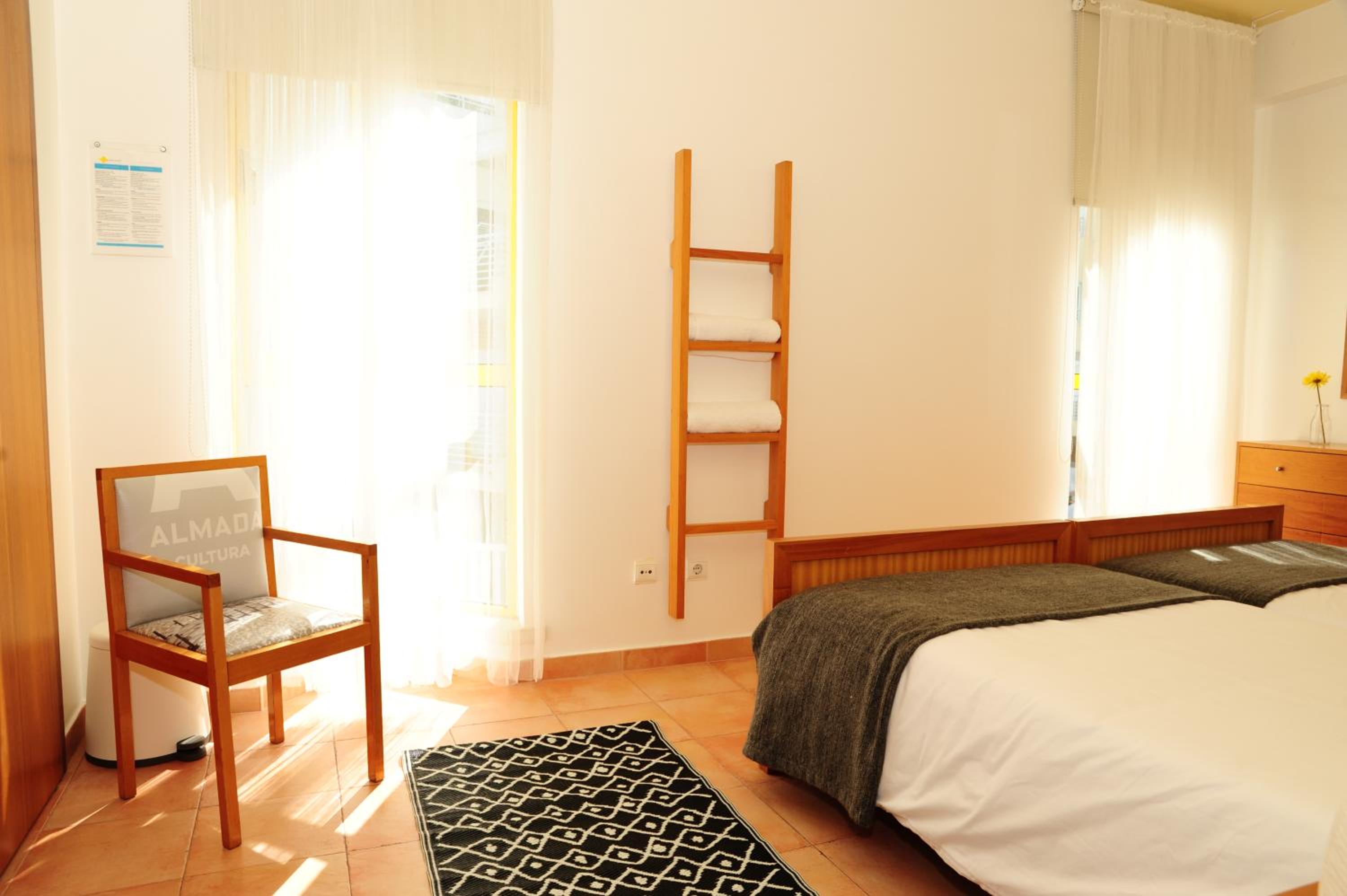 Twin Room with Shared Bathroom photo 3