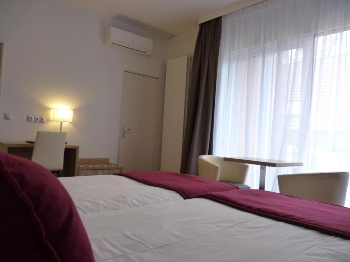 Two Connecting Double Rooms photo 1