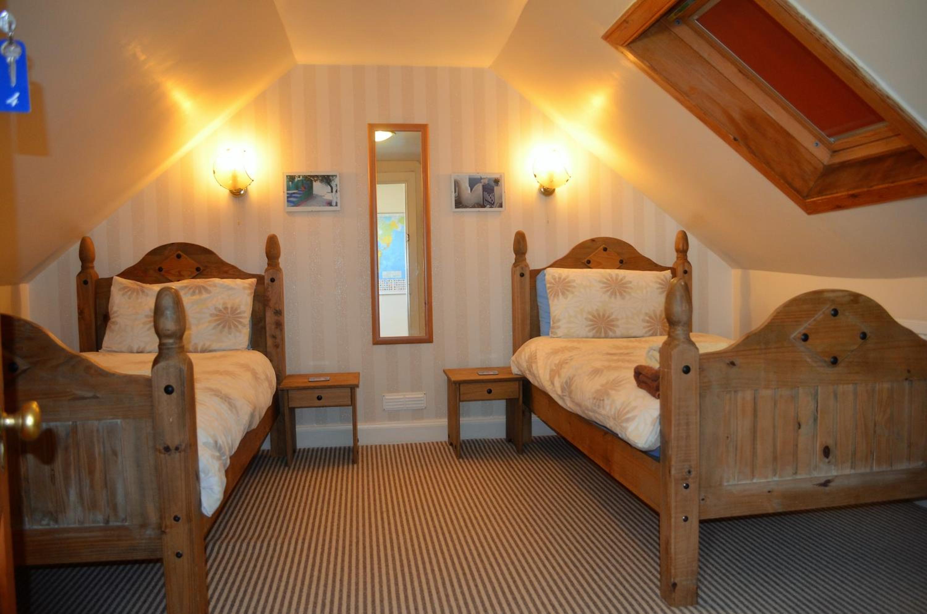 Twin Room with Shared Bathroom