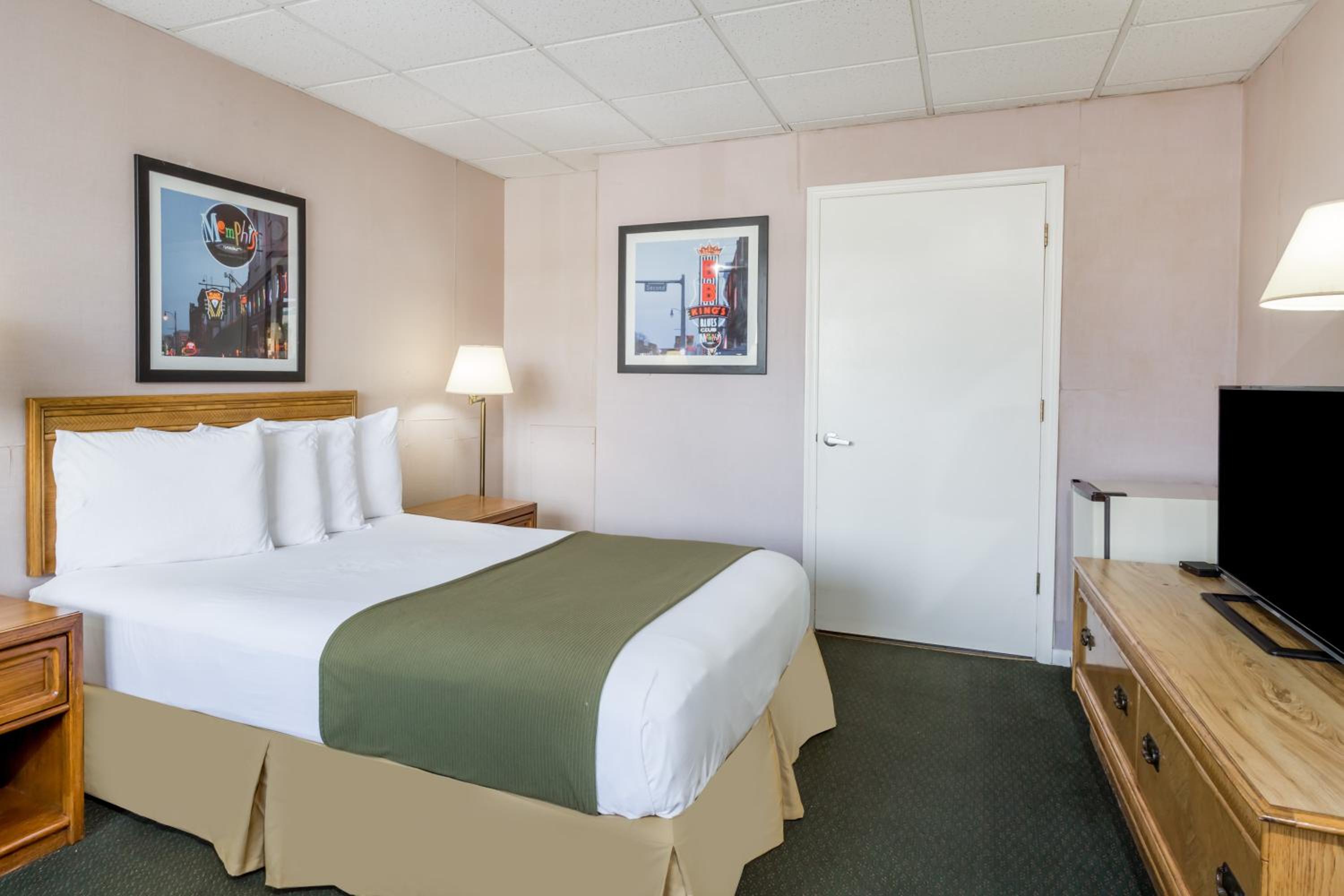 Queen Room - Disability Access photo 1