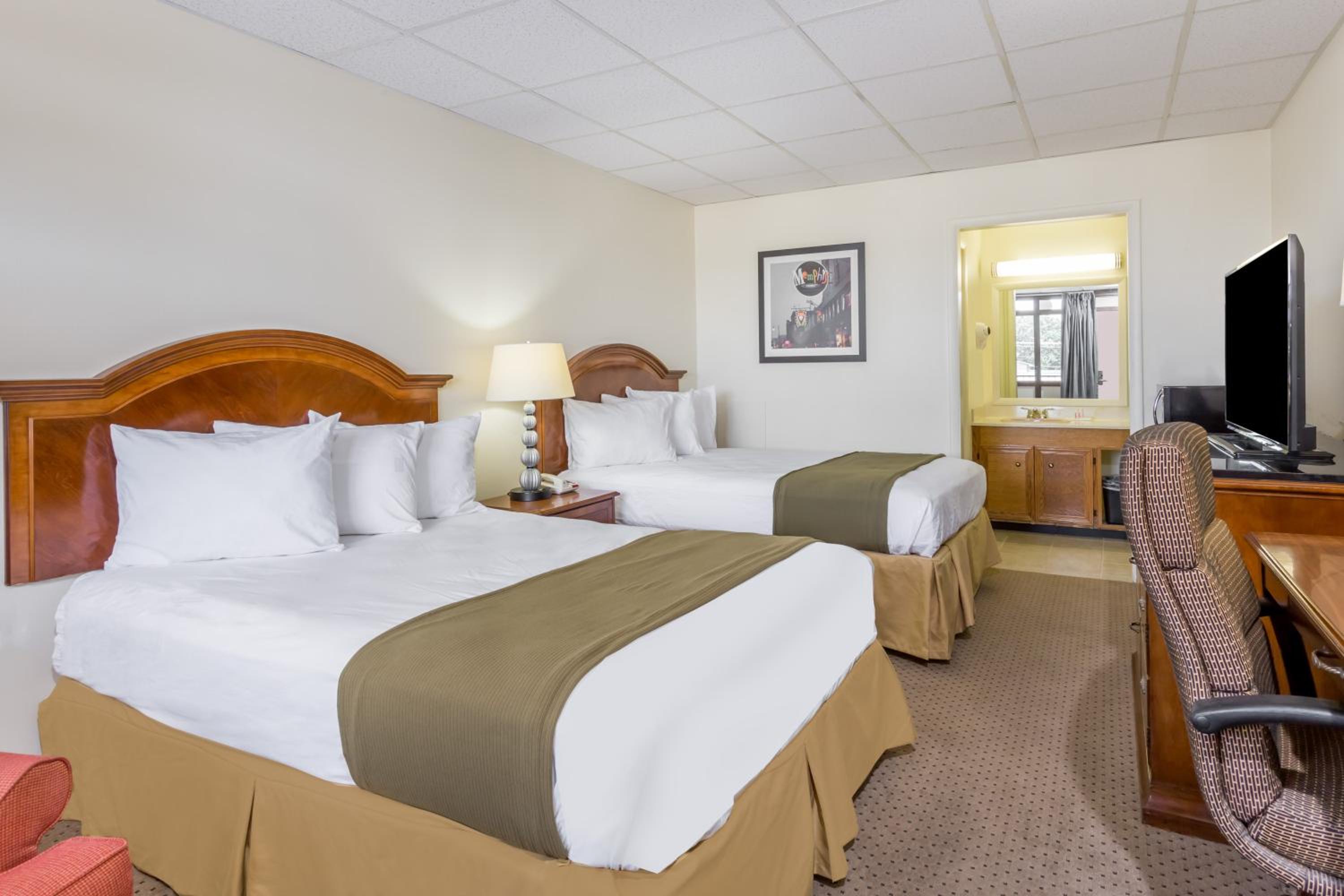 Double Room with Two Double Beds - Smoking photo 3