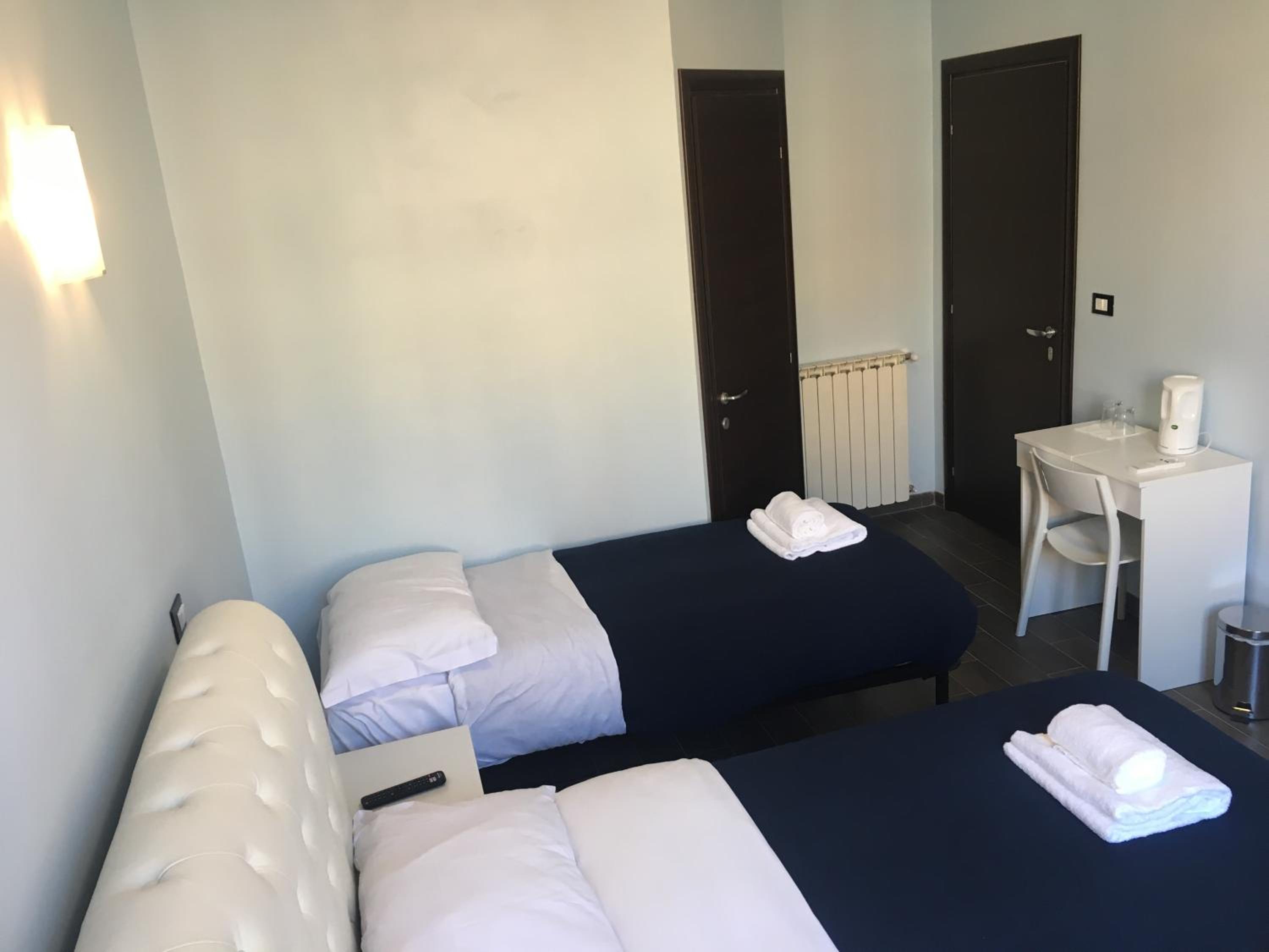 Triple Room with Bathroom photo 2