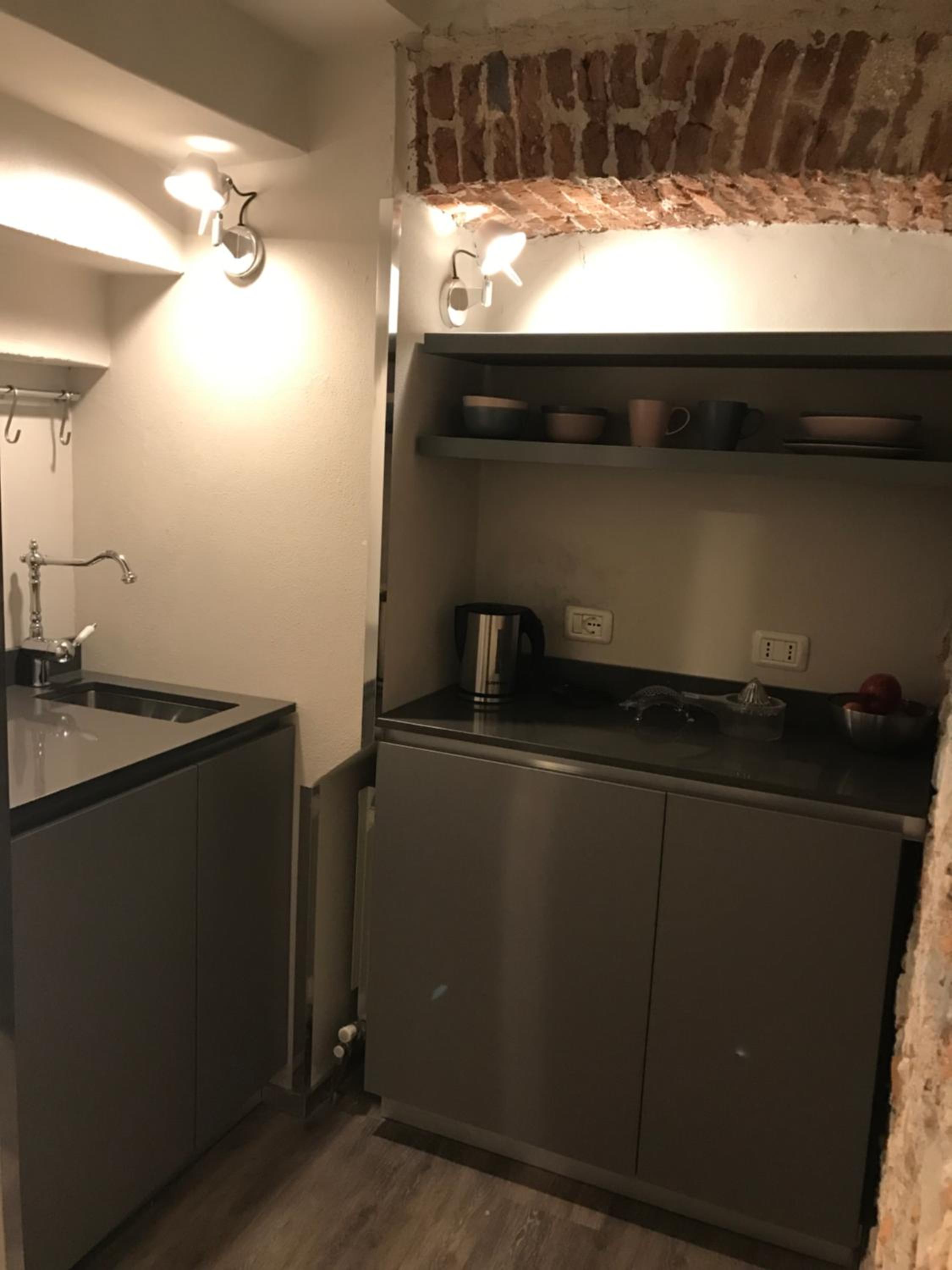 Studio Apartment - Photo 12