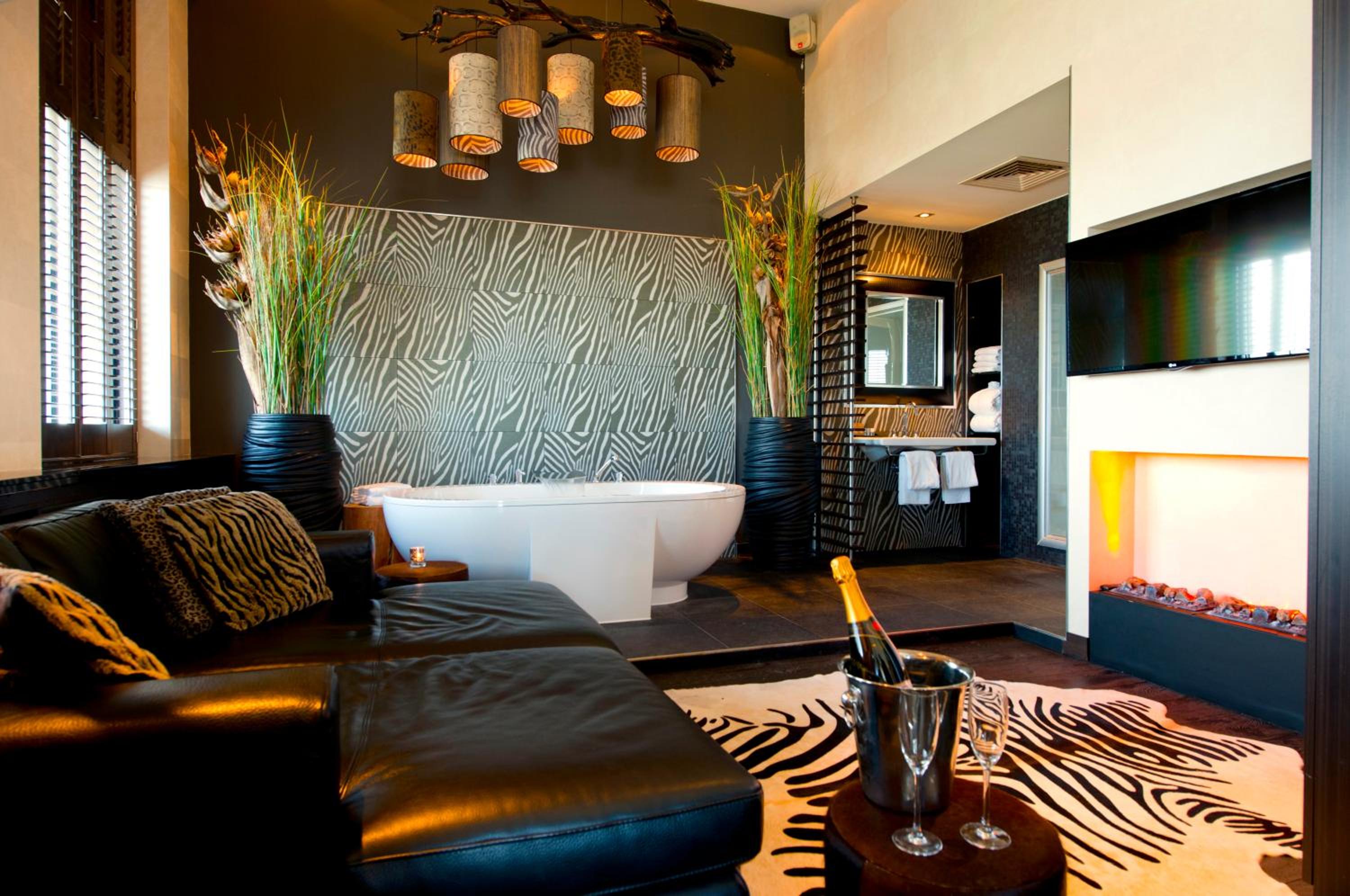 Africa Suite with Private Sauna
