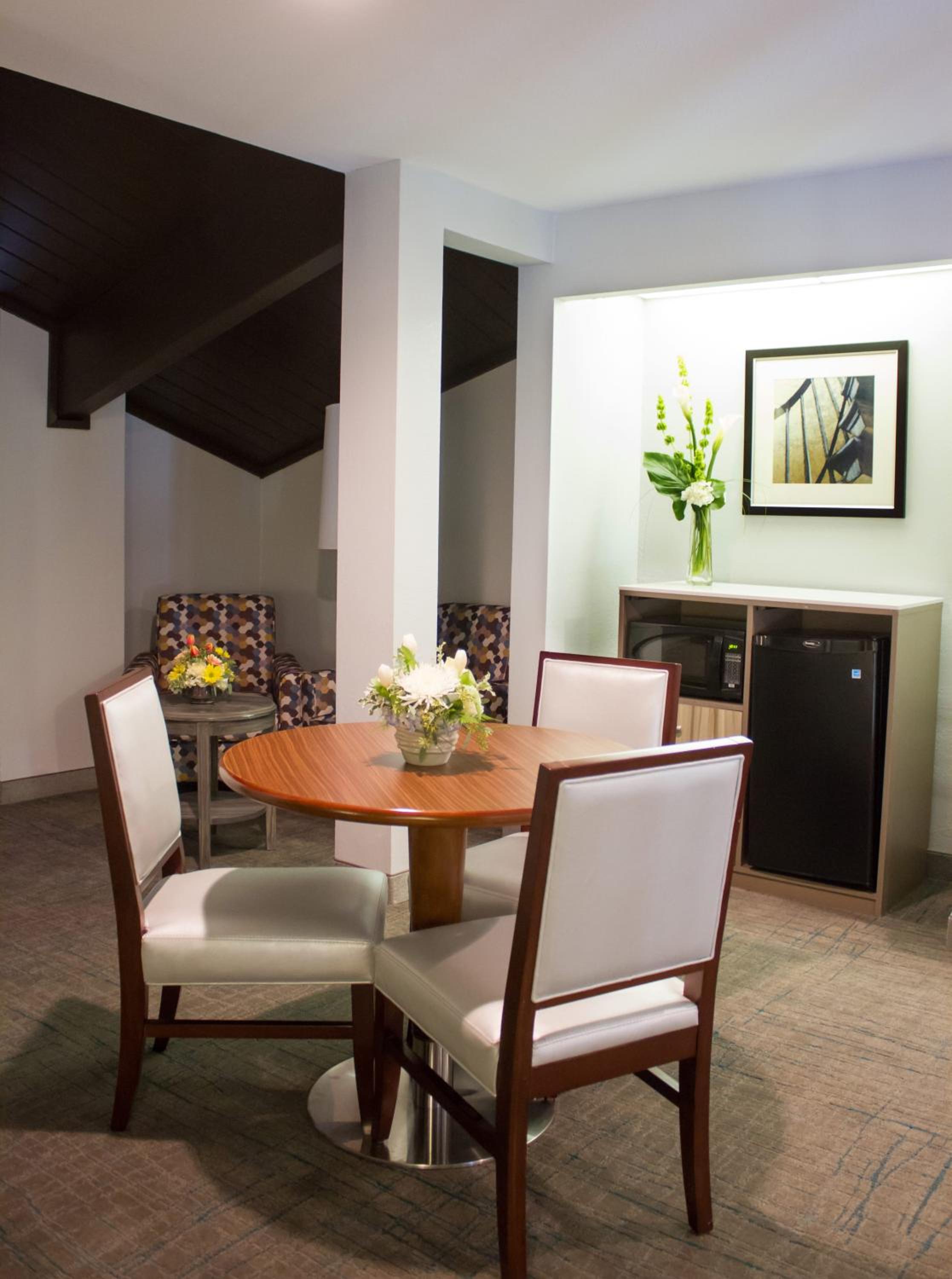 King suite with Balcony and Sofa Bed - Non-Smoking