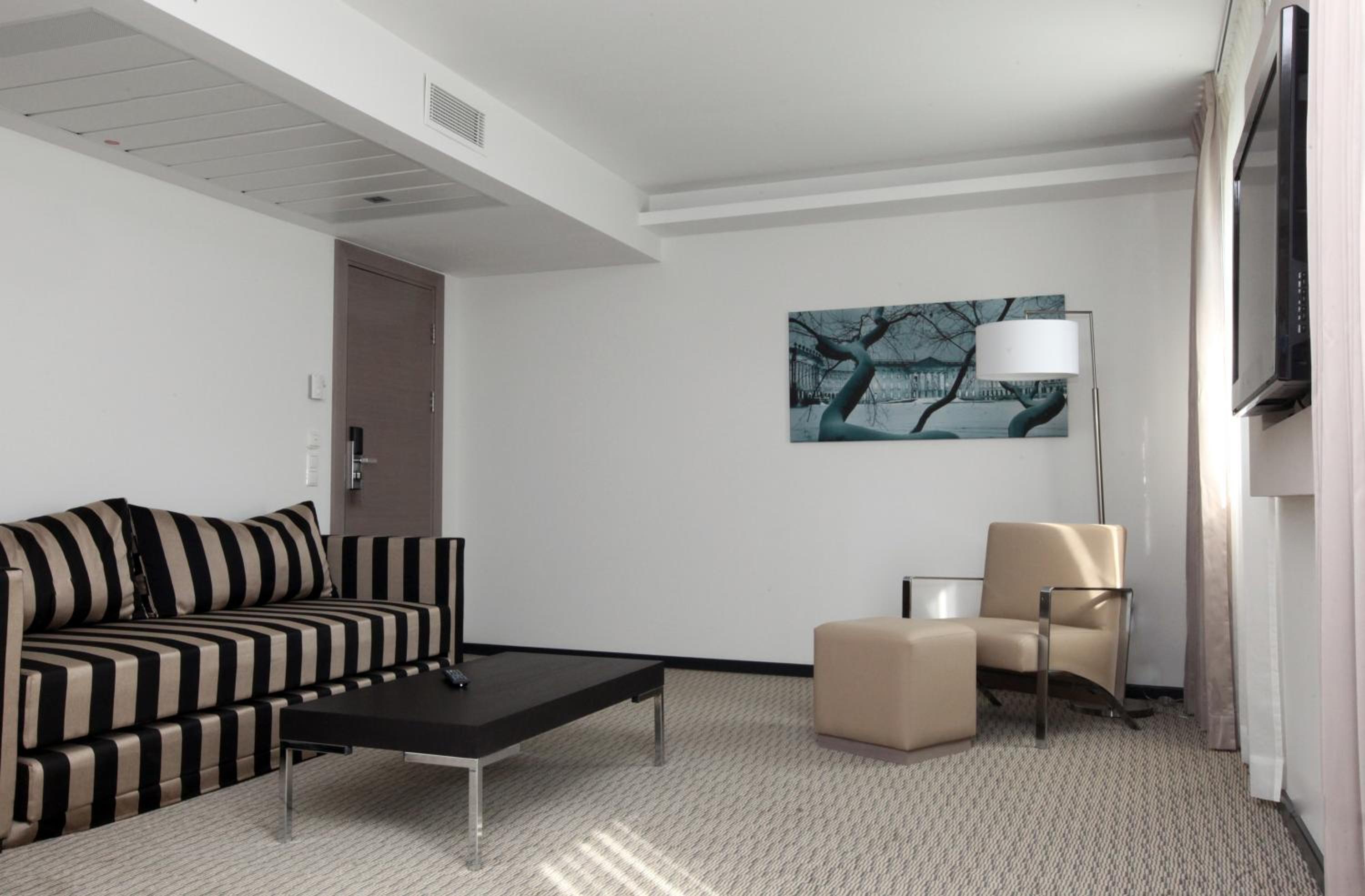 Suite - 1 King Bed - Photo 1