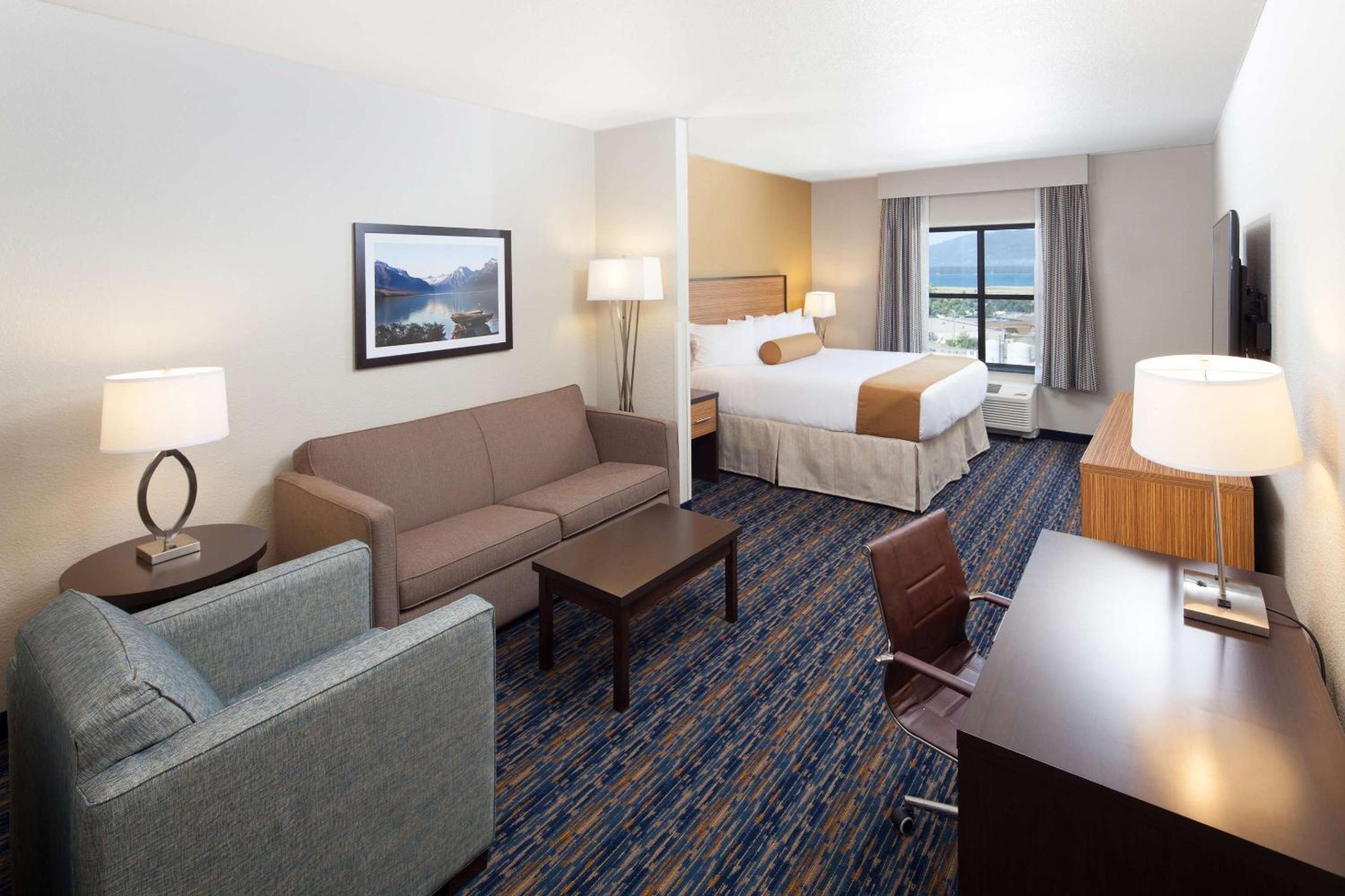 Suite with King Bed