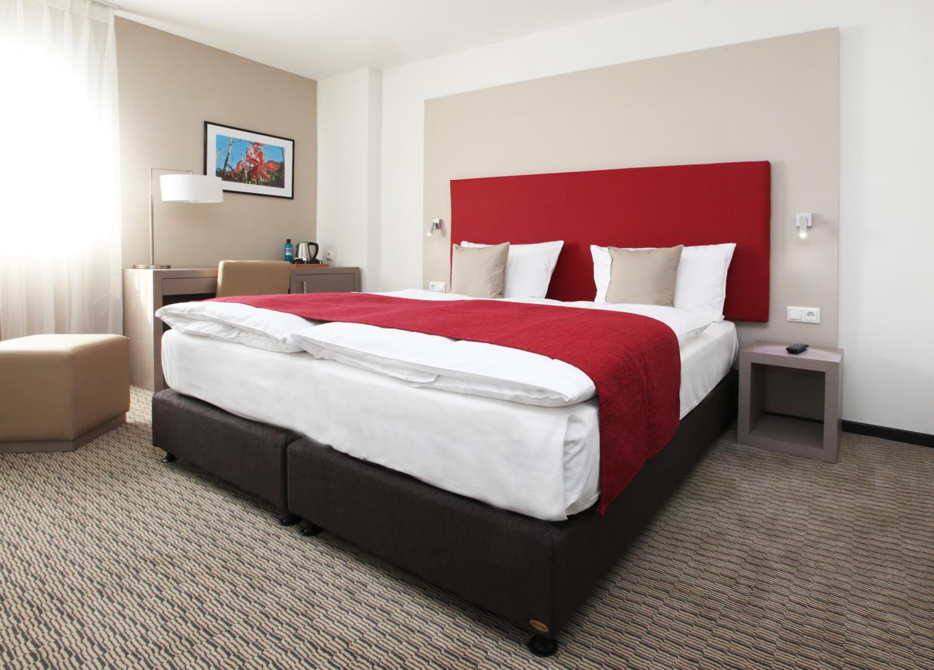 Deluxe Room 1 King Bed - Photo 1