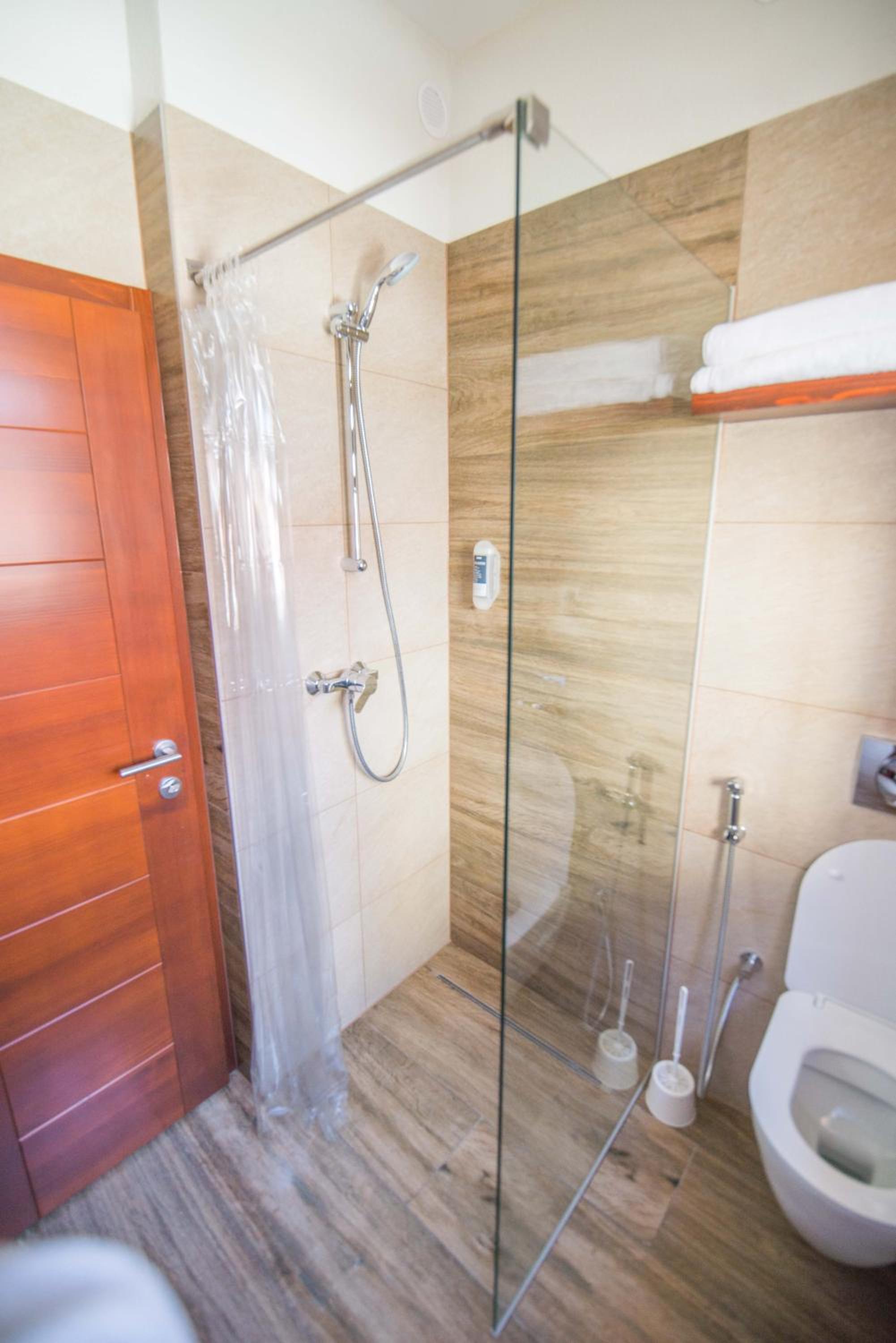 Double Room - Photo 6