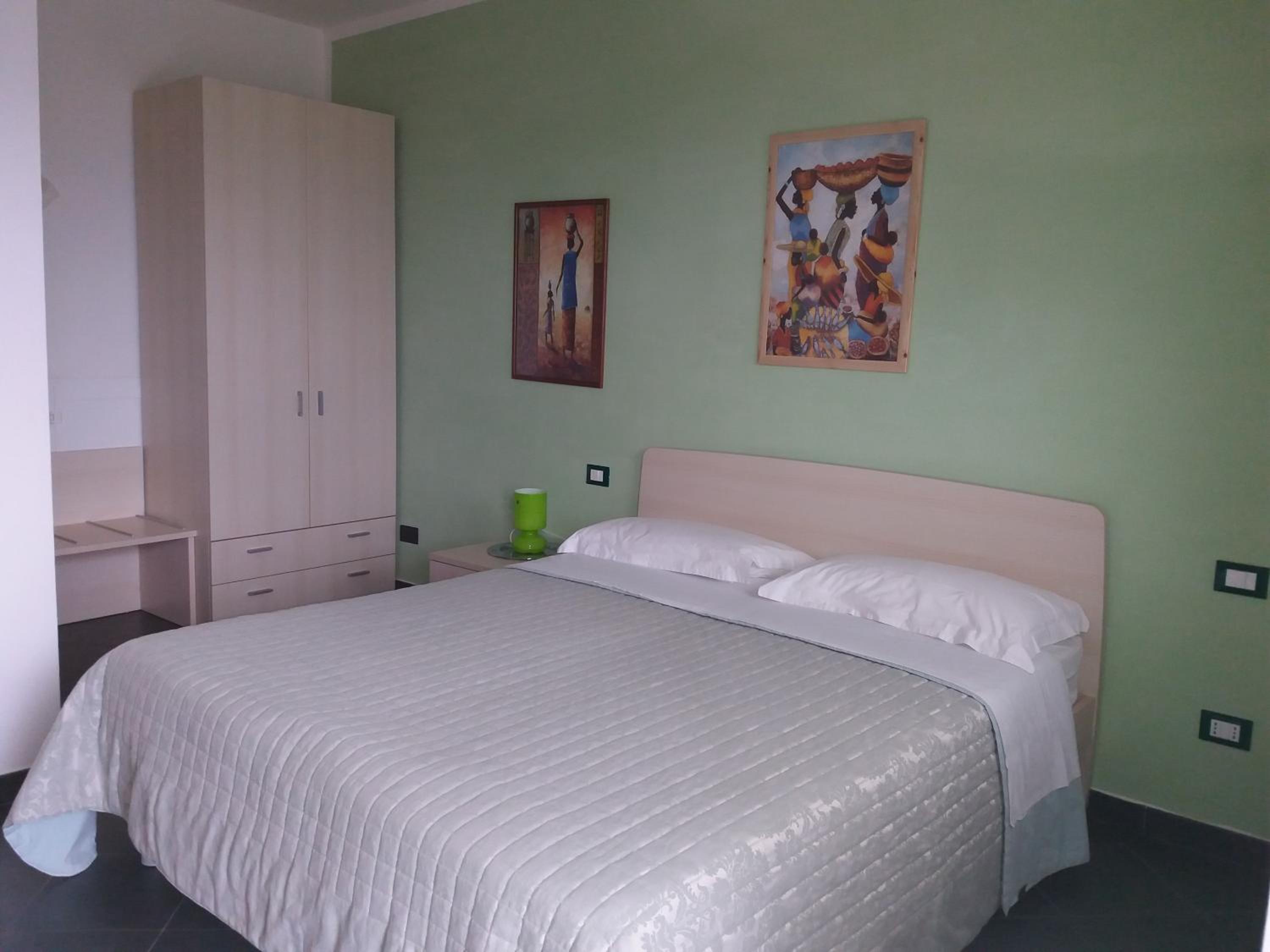 Deluxe Double Room with Balcony - Photo 3