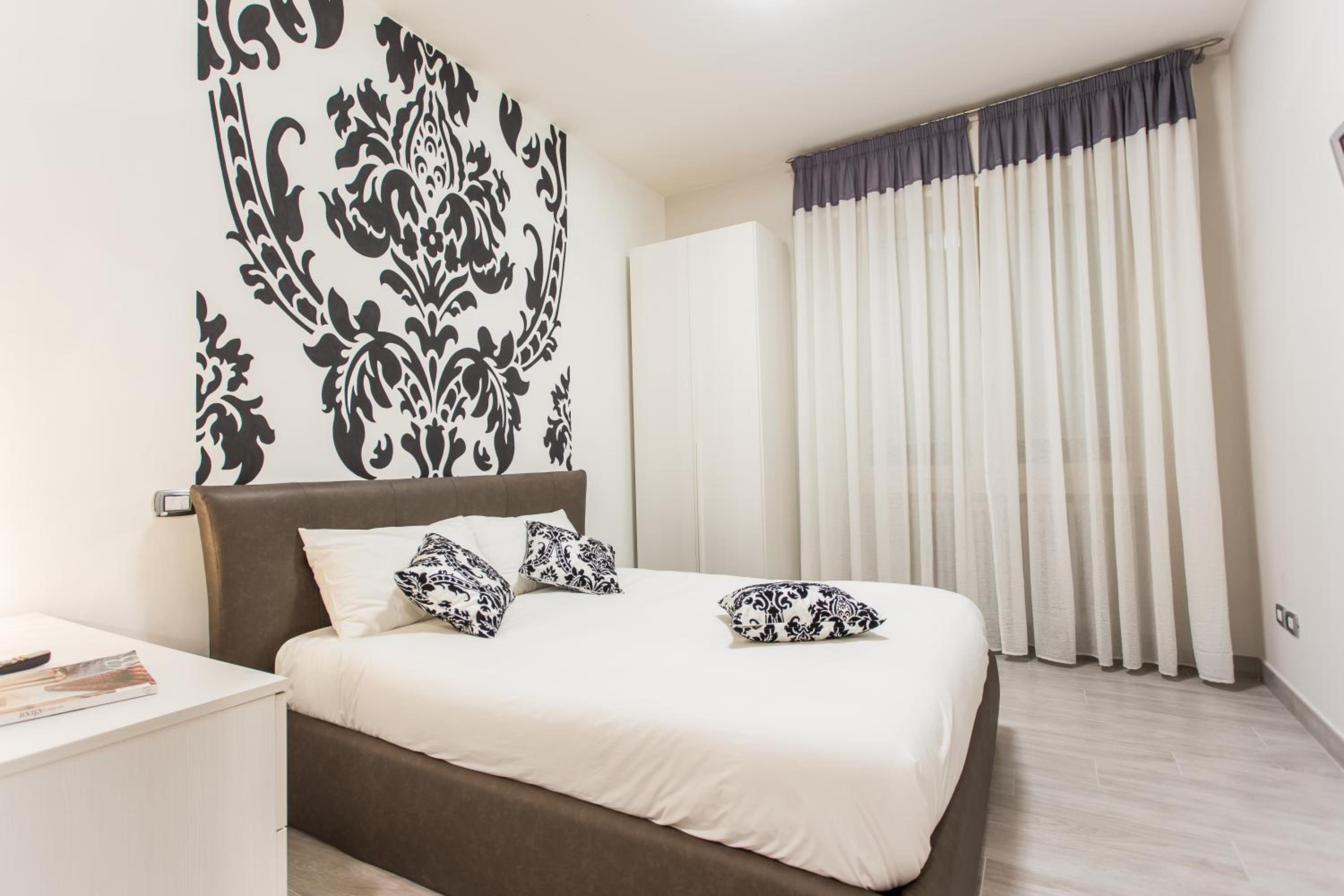 Two-Bedroom Apartment - Photo 3
