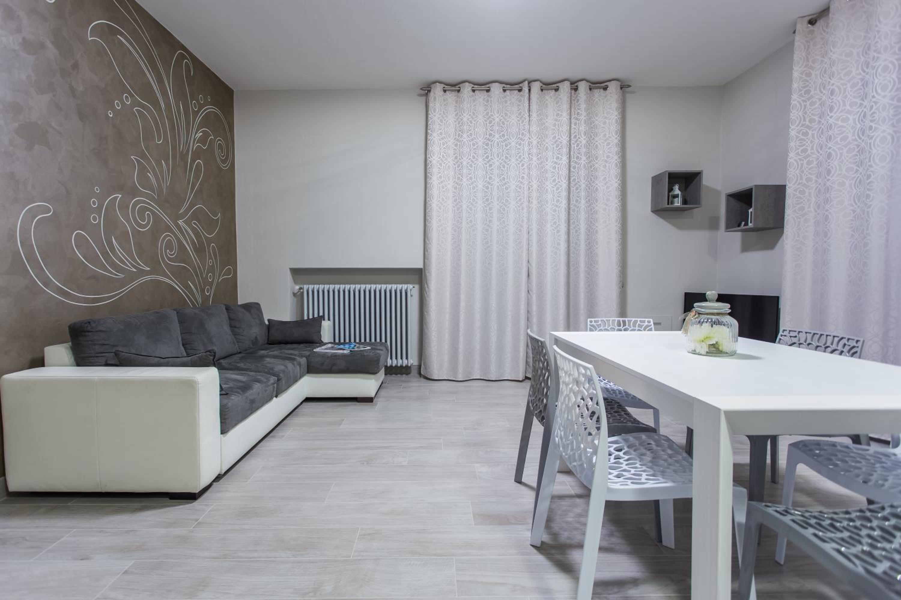 Two-Bedroom Apartment - Photo 14