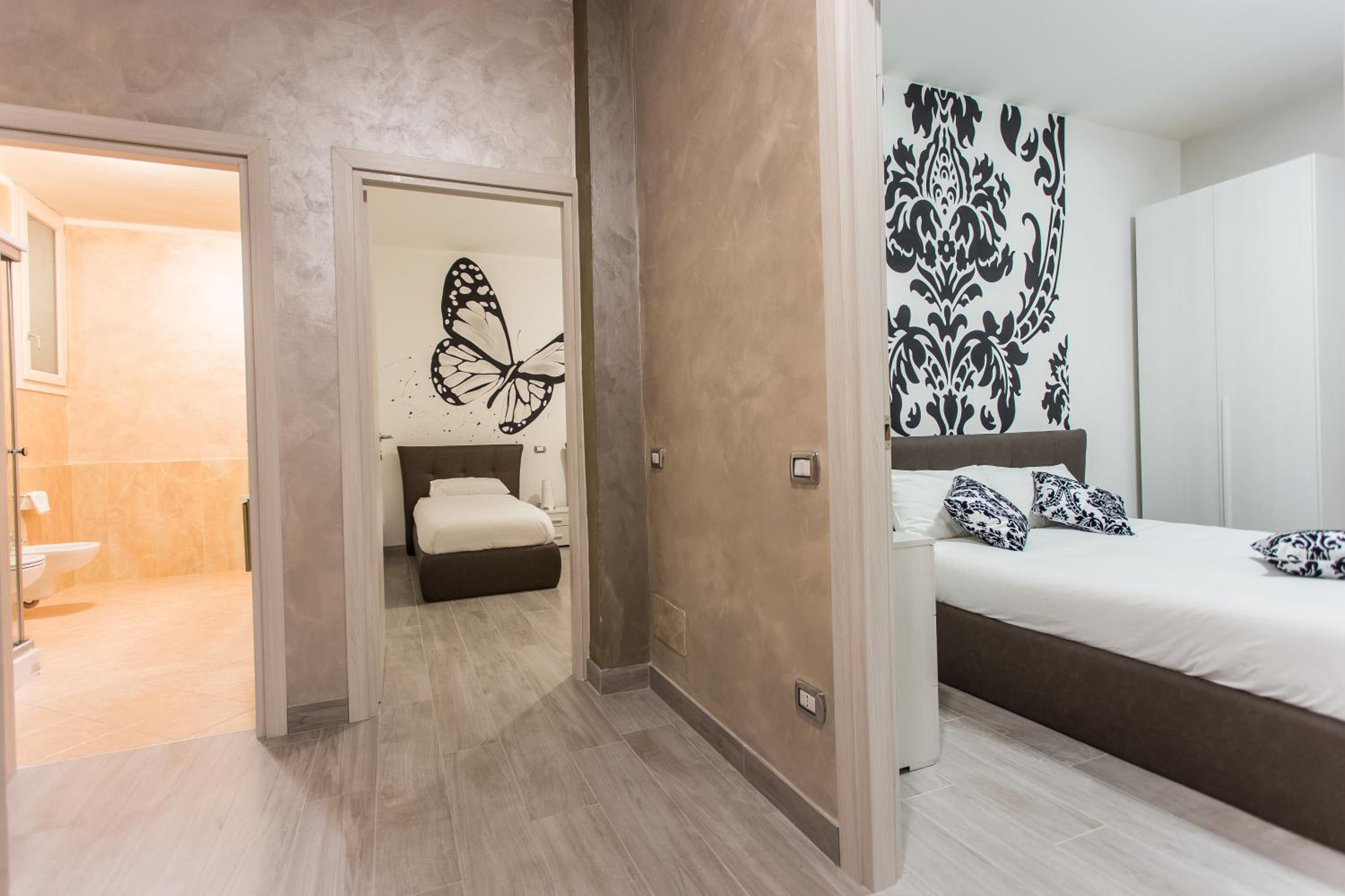 Two-Bedroom Apartment - Photo 11