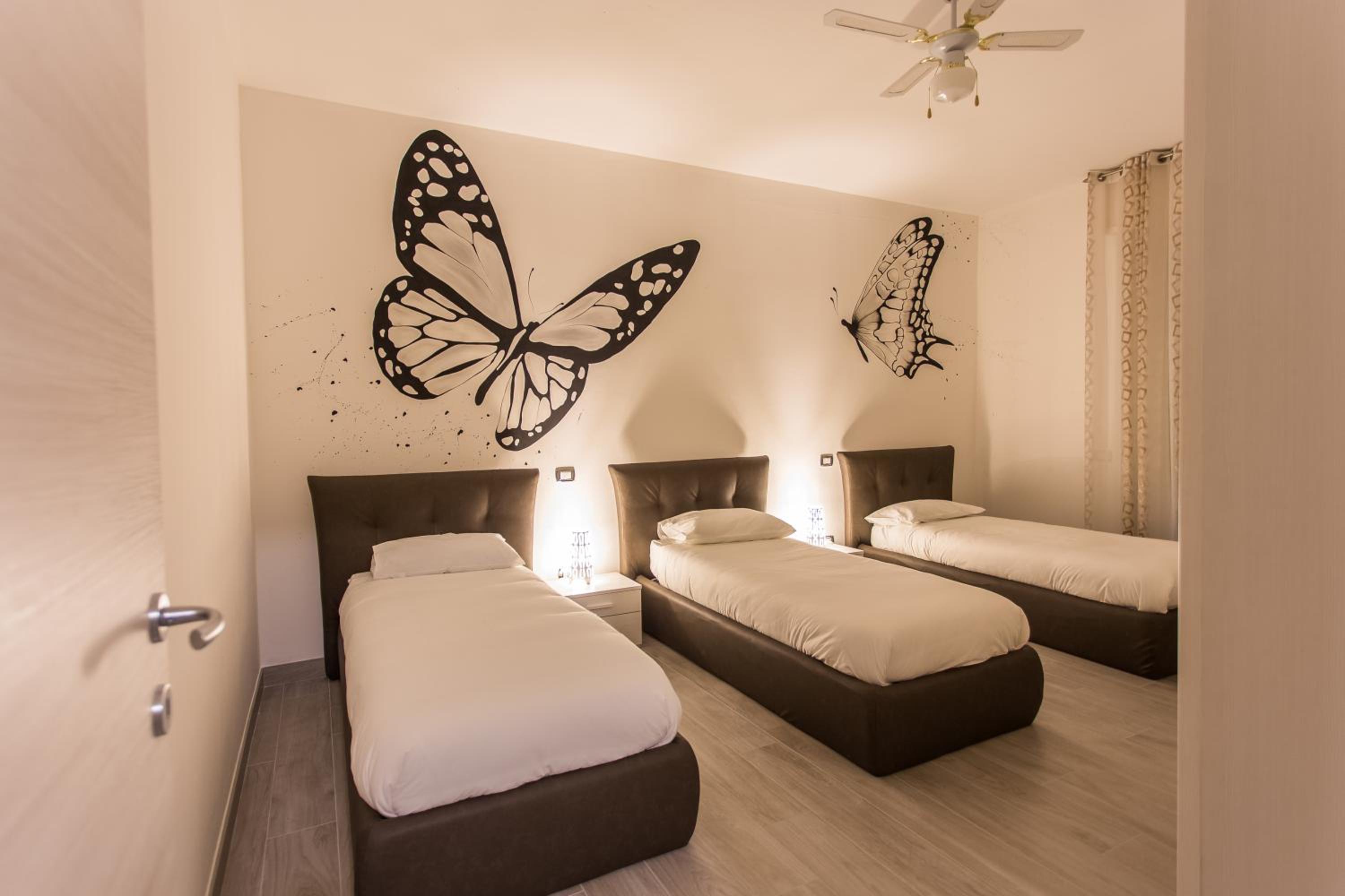 Two-Bedroom Apartment - Photo 10