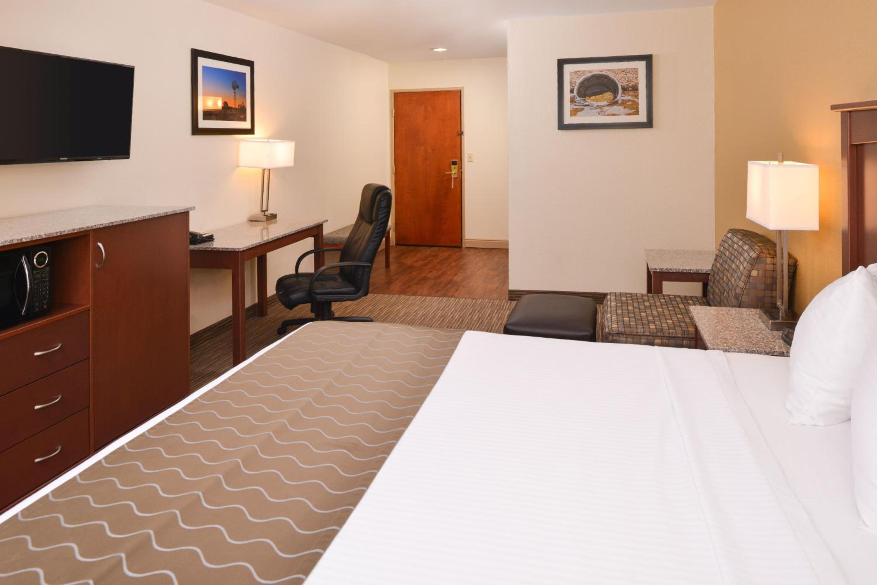 King Room - Second Floor - Photo 13