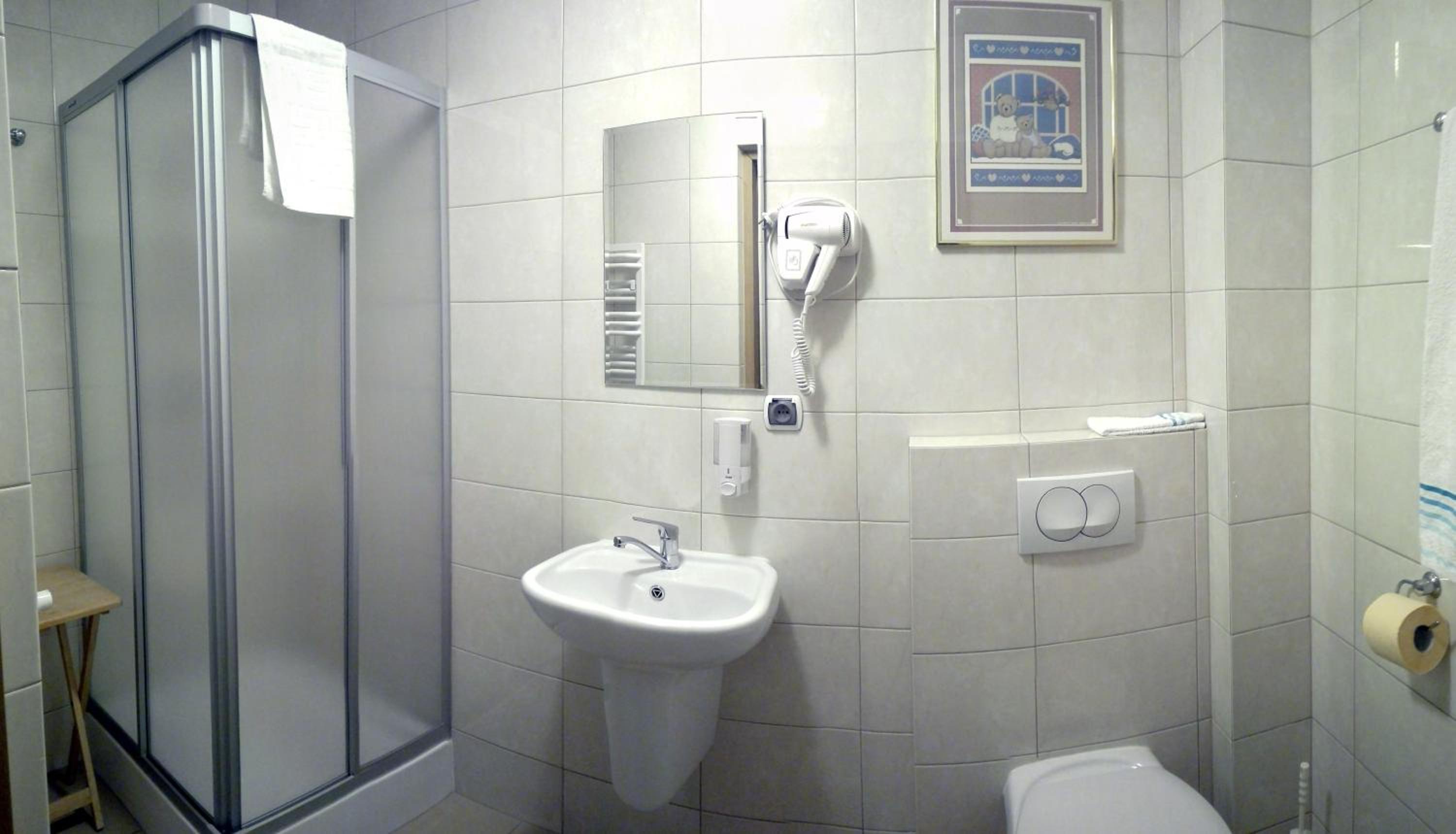 Twin Room - Photo 2
