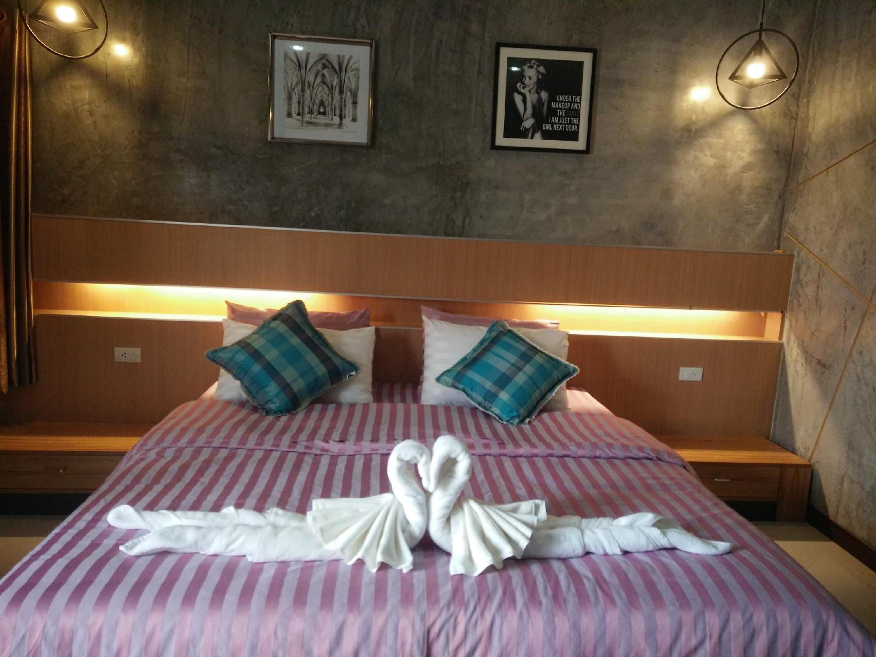 Deluxe King Room photo 3