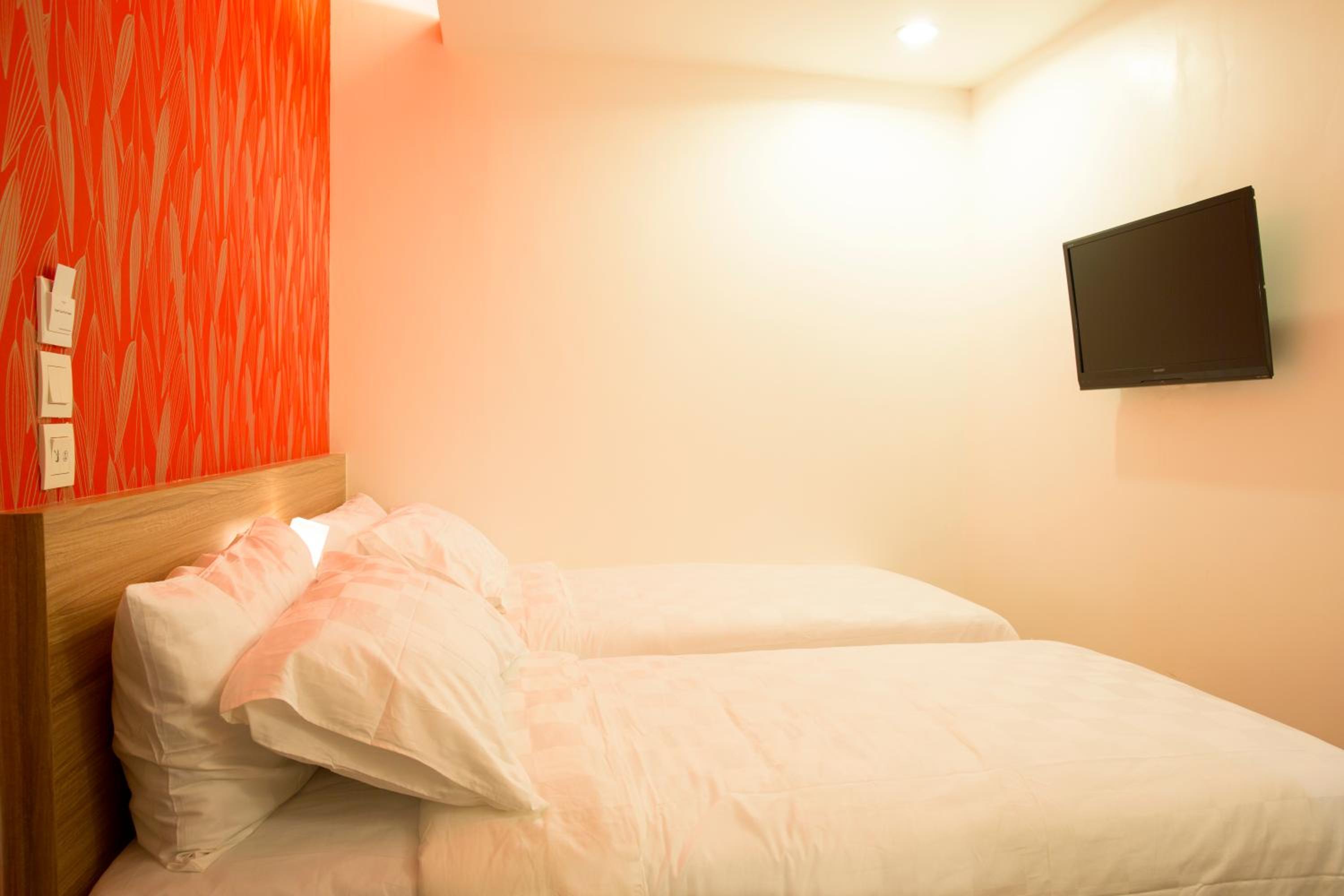 Standard Double Room - Photo 8