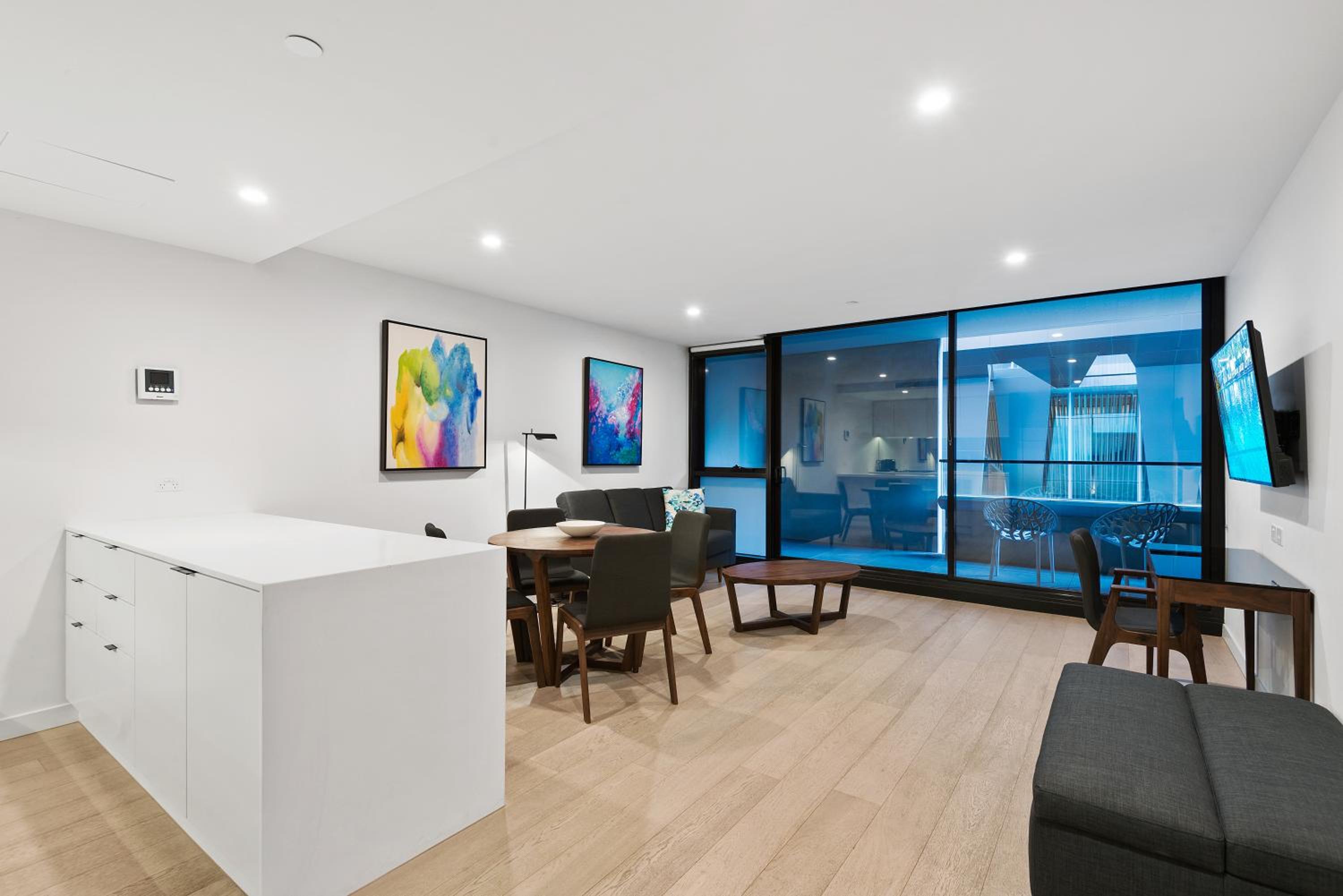 One Bedroom Superior Apartment thumbnail 6