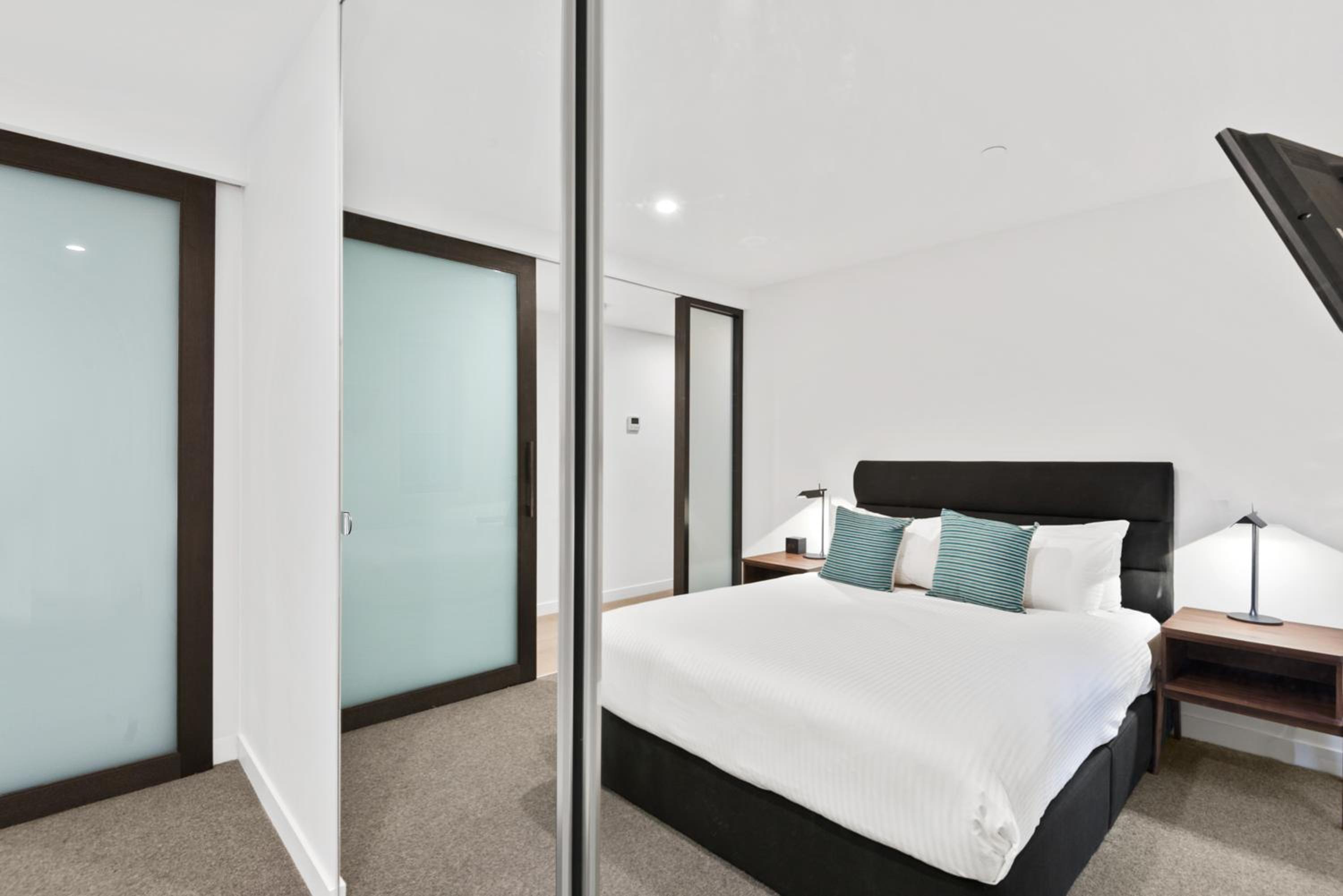 One Bedroom Superior Apartment thumbnail 5