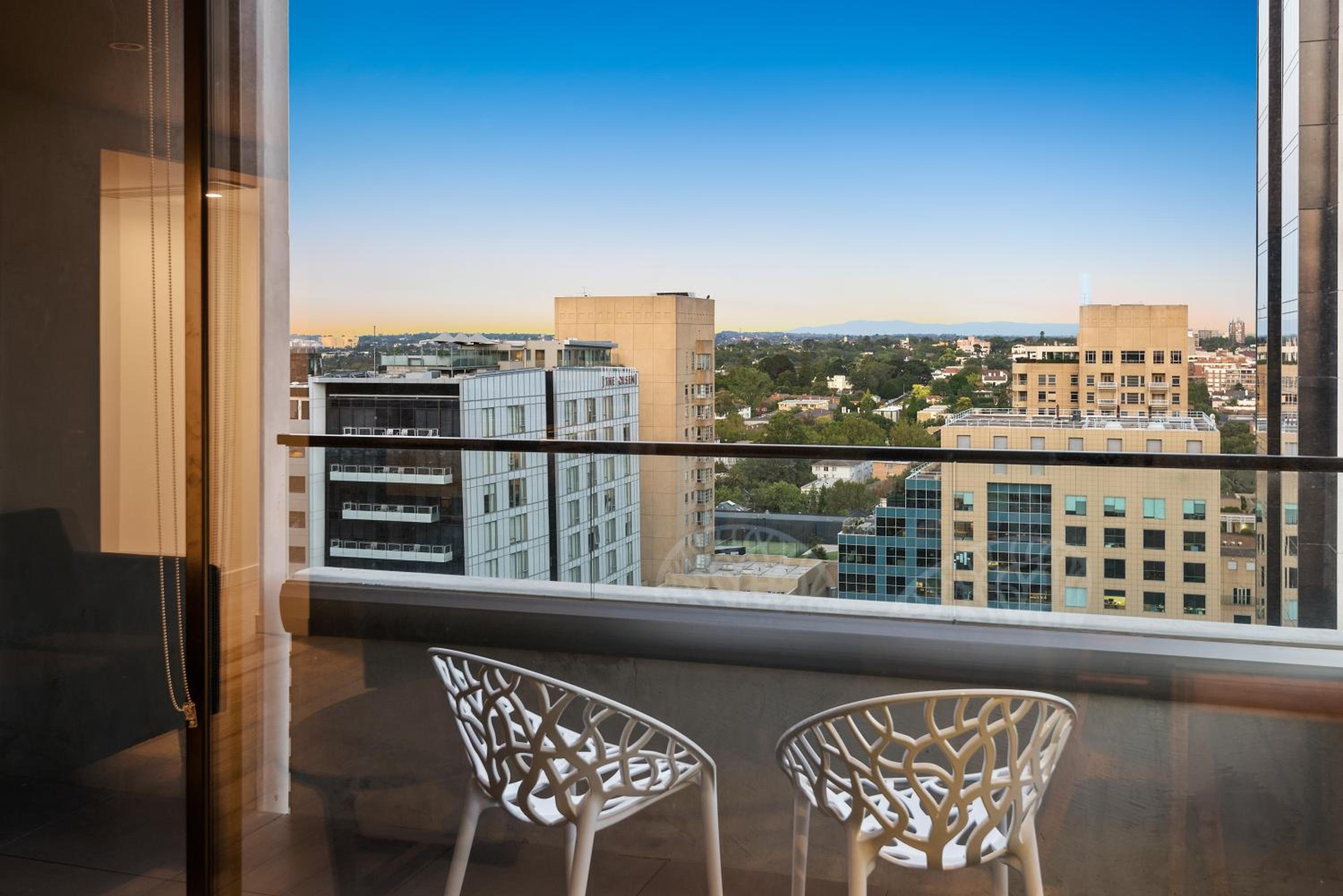 Deluxe Three-Bedroom Apartment